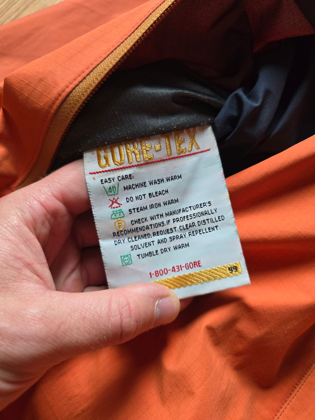 90s Arc'teryx Theta AR Tobasco Gore-tex 2 Tone Shell Jacket (L)