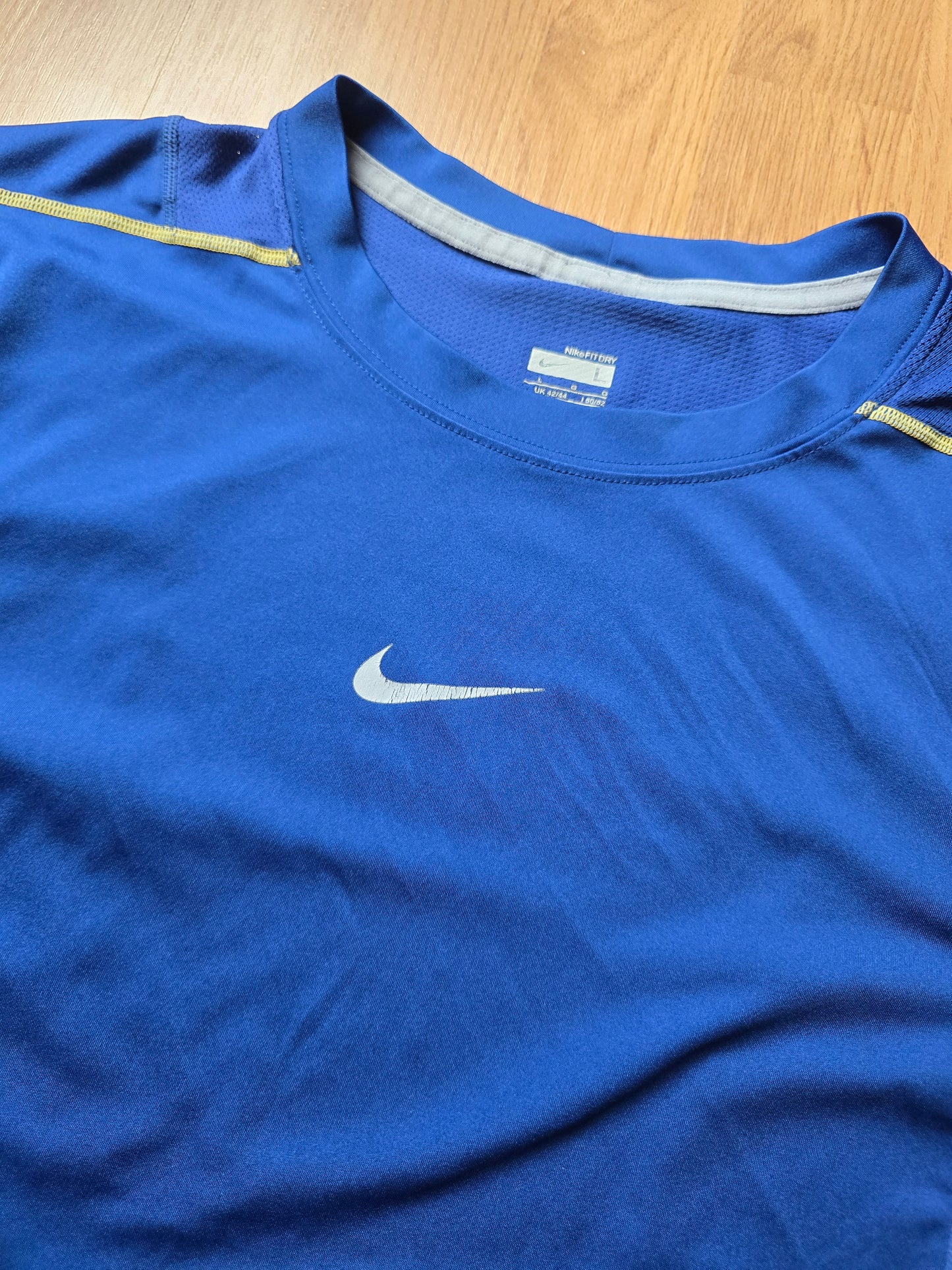 Y2K Nike Fit Mesh Panel Tee (L)