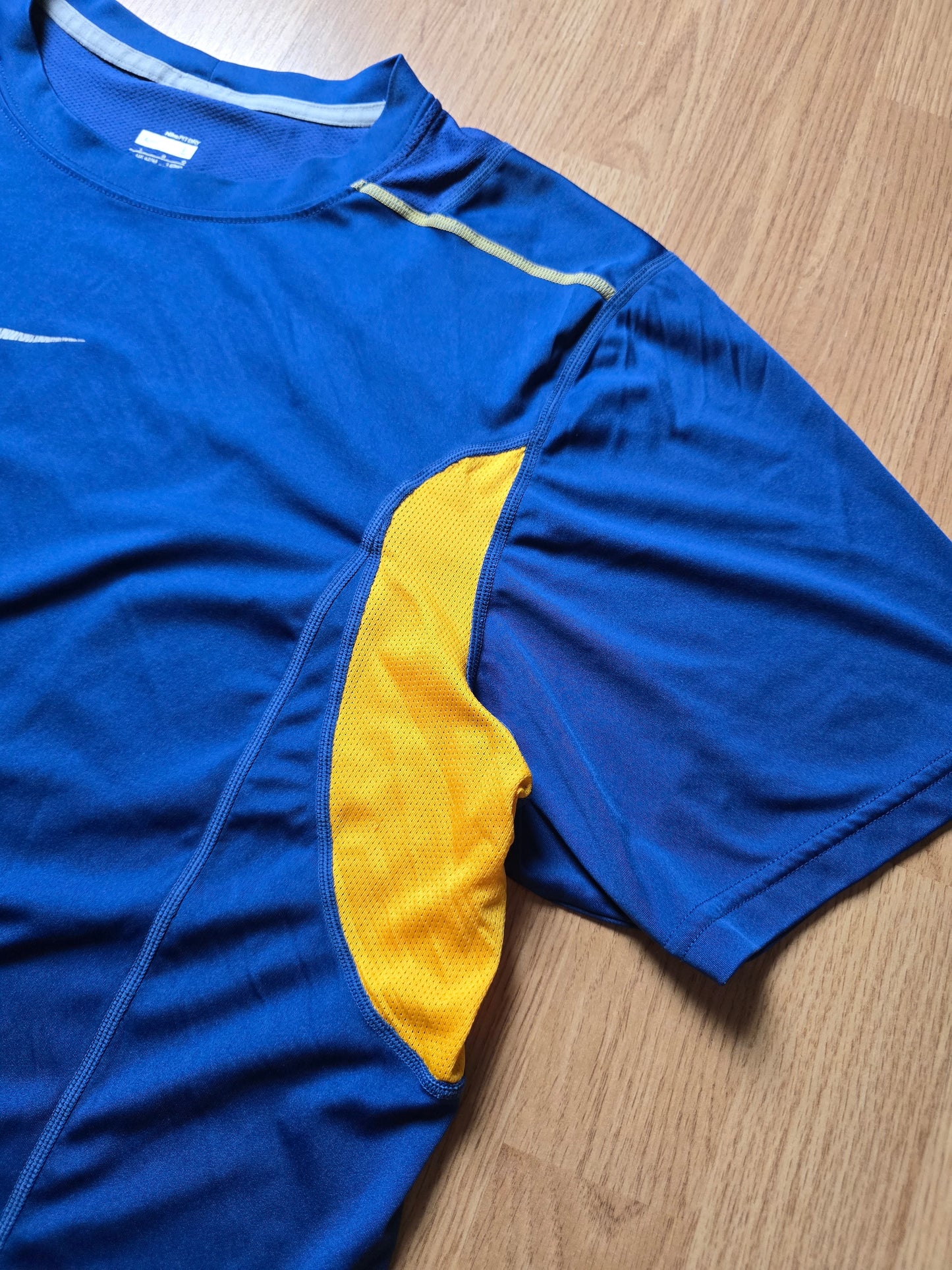 Y2K Nike Fit Mesh Panel Tee (L)