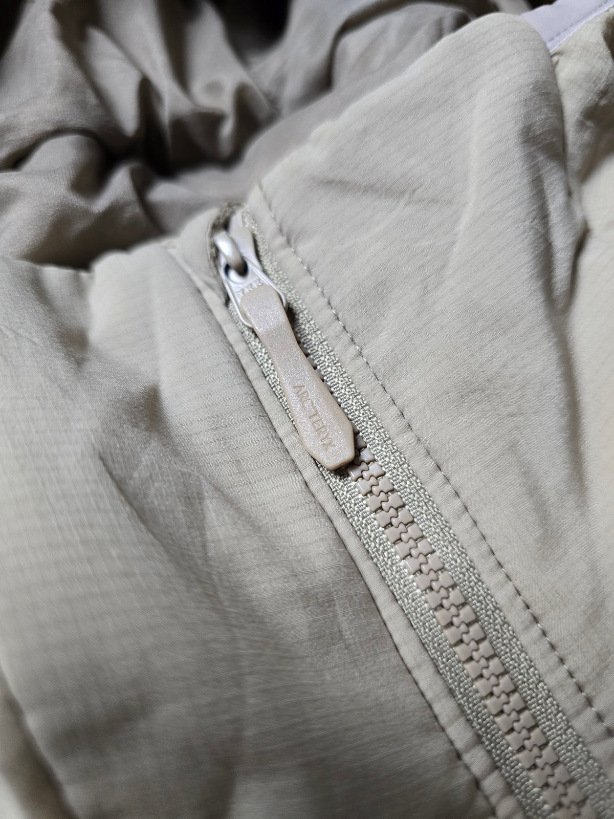 Arc'teryx 2023 'Atom Hoody' Jacket (L)