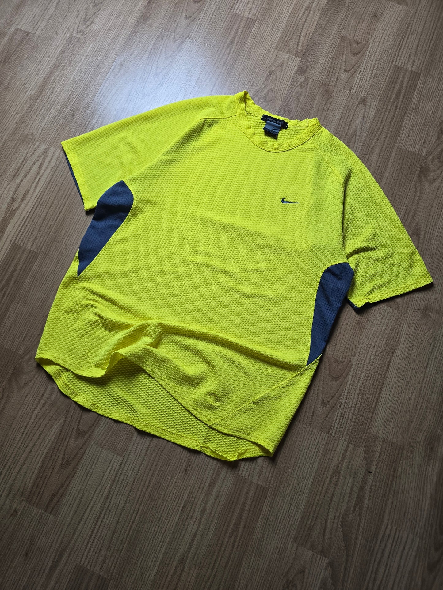 2000s Nike Sphere Textured Thermal Tee (M)