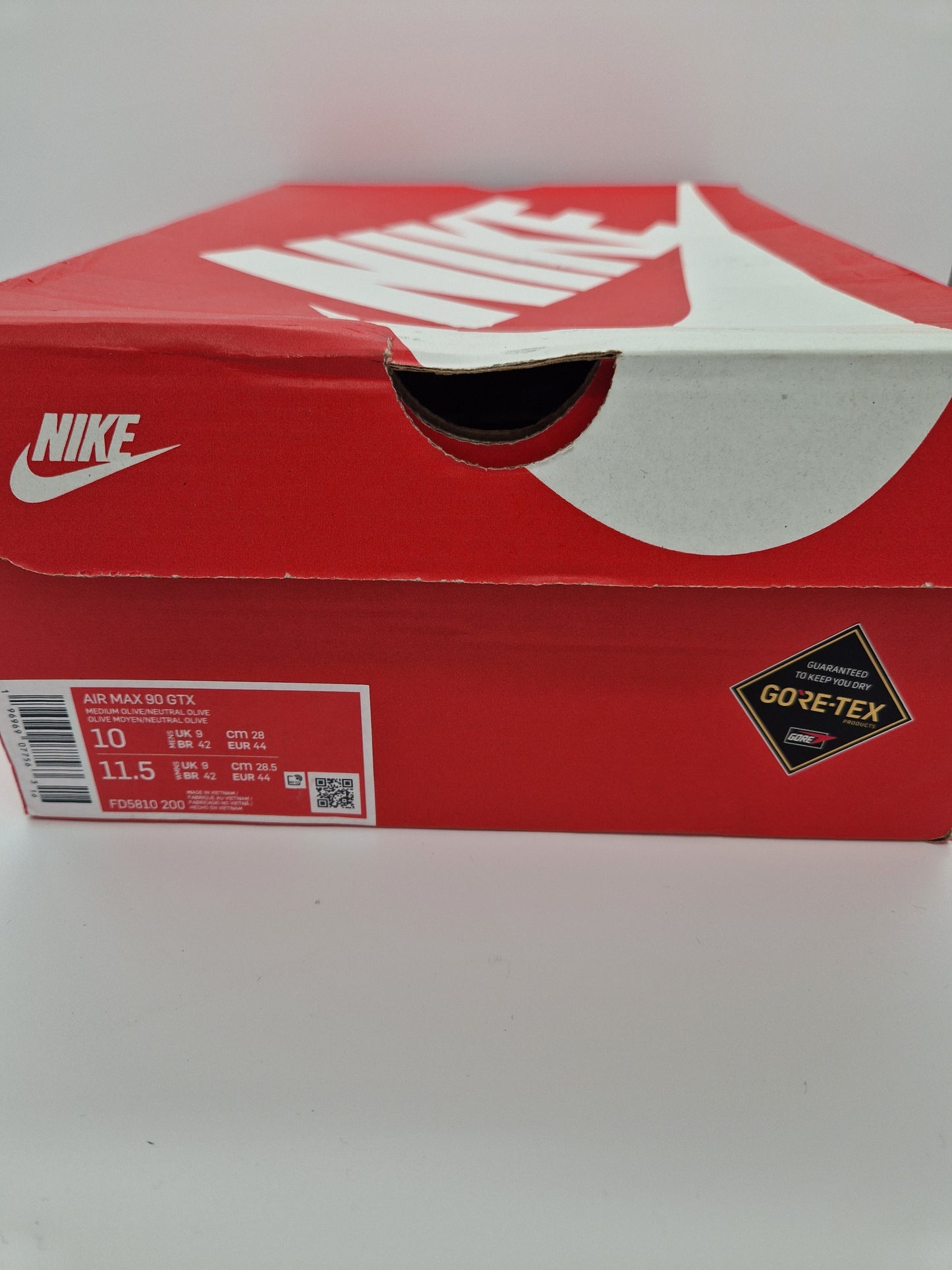 Nike Air Max 90 Gore-tex 'Medium Olive' (UK9)
