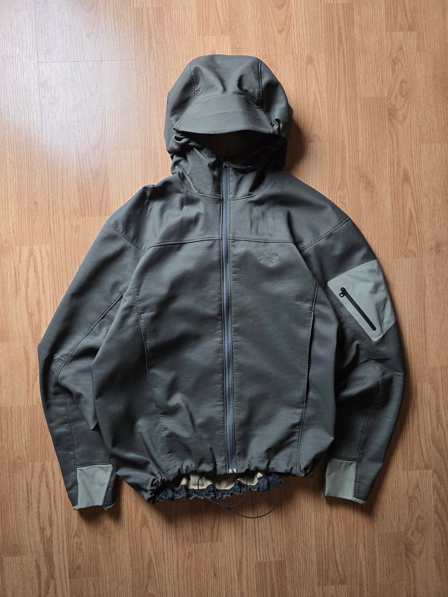 Vintage Arc'teryx Epsilon LT Softshell Jacket (M)
