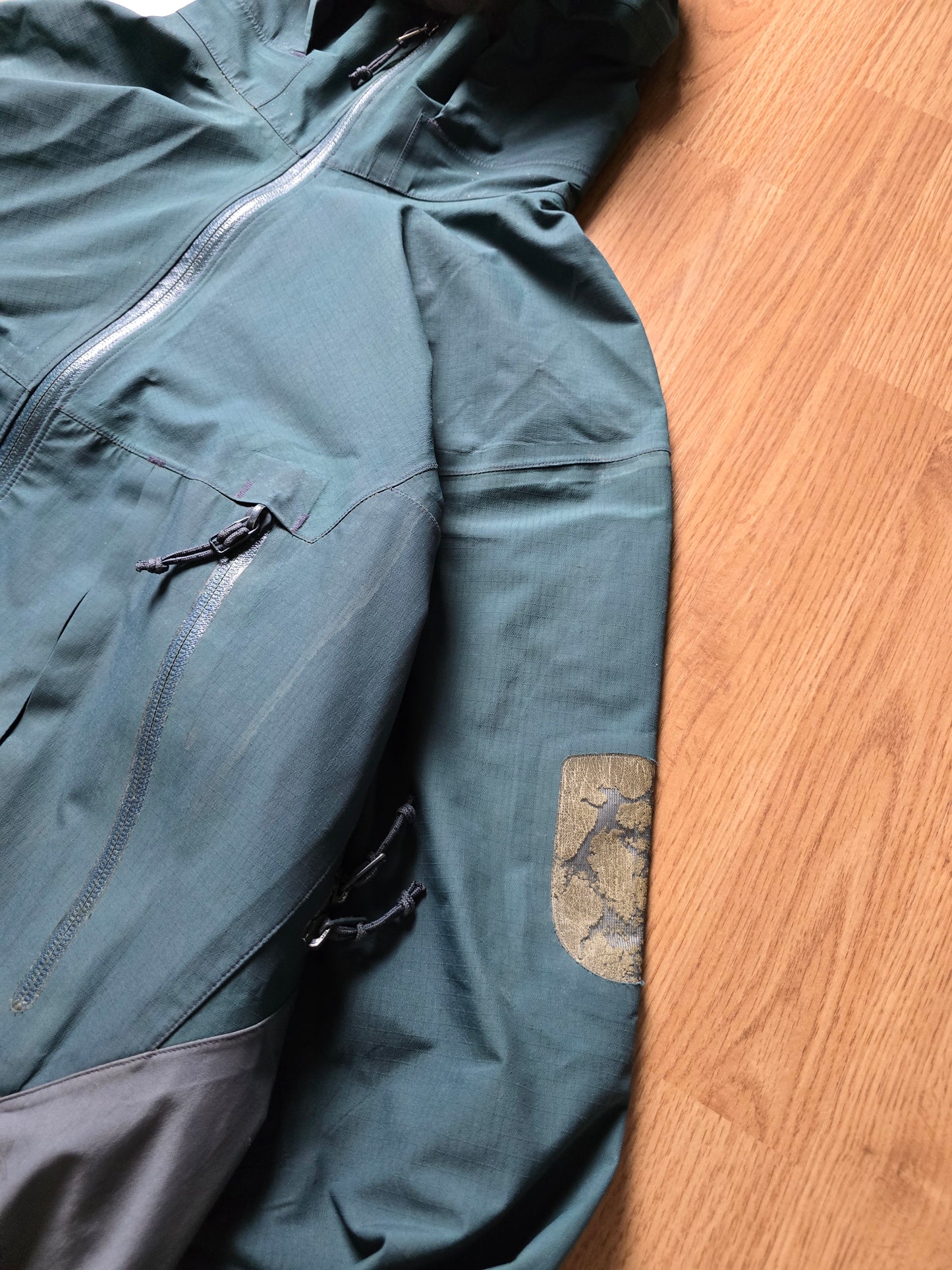 Vintage Arc'teryx Gore-tex Colour Block Jacket (M/L)