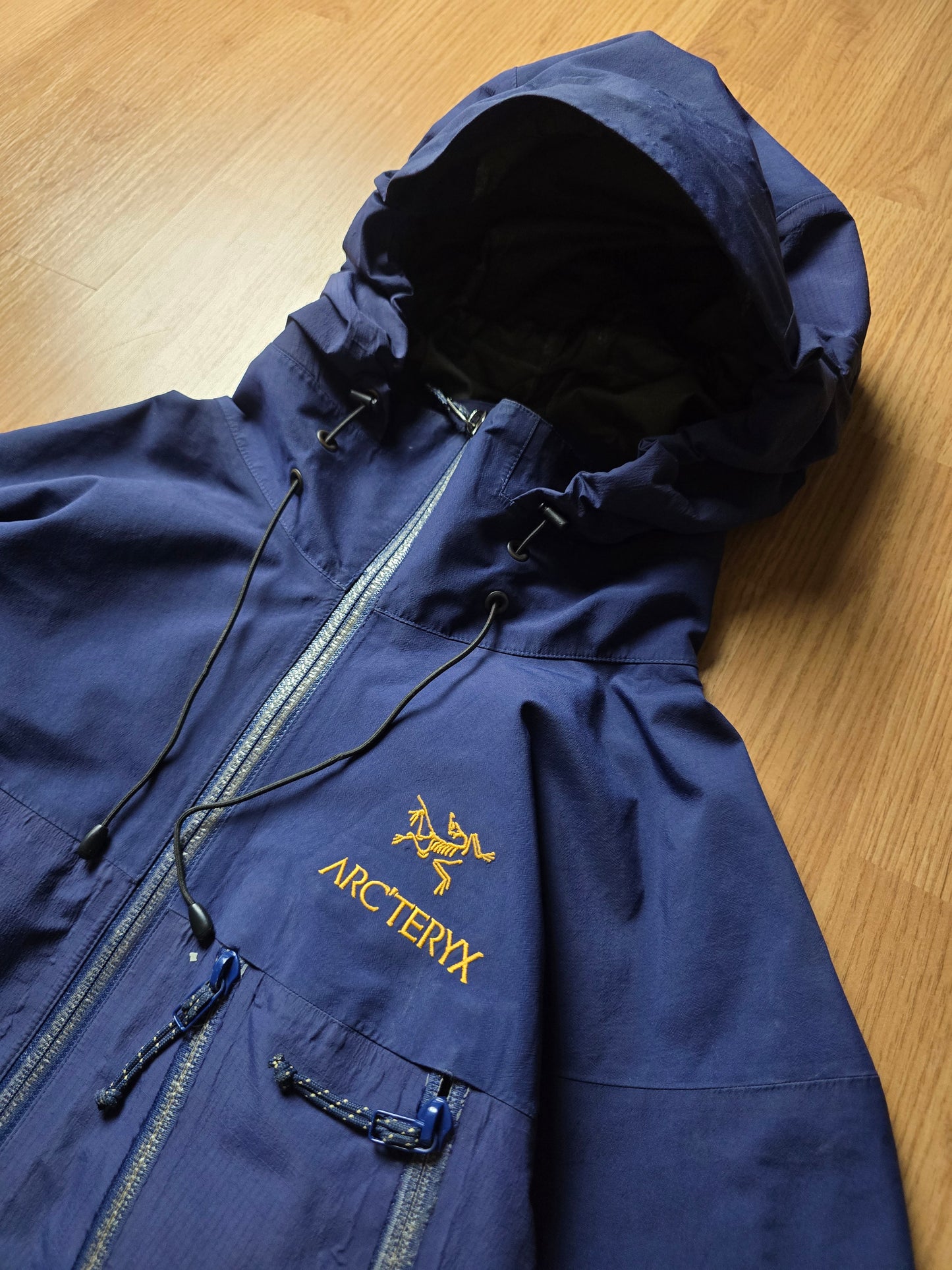 RARE Arc'teryx 2001 Theta AR 24K Gore-tex Pro Shell Jacket (M)