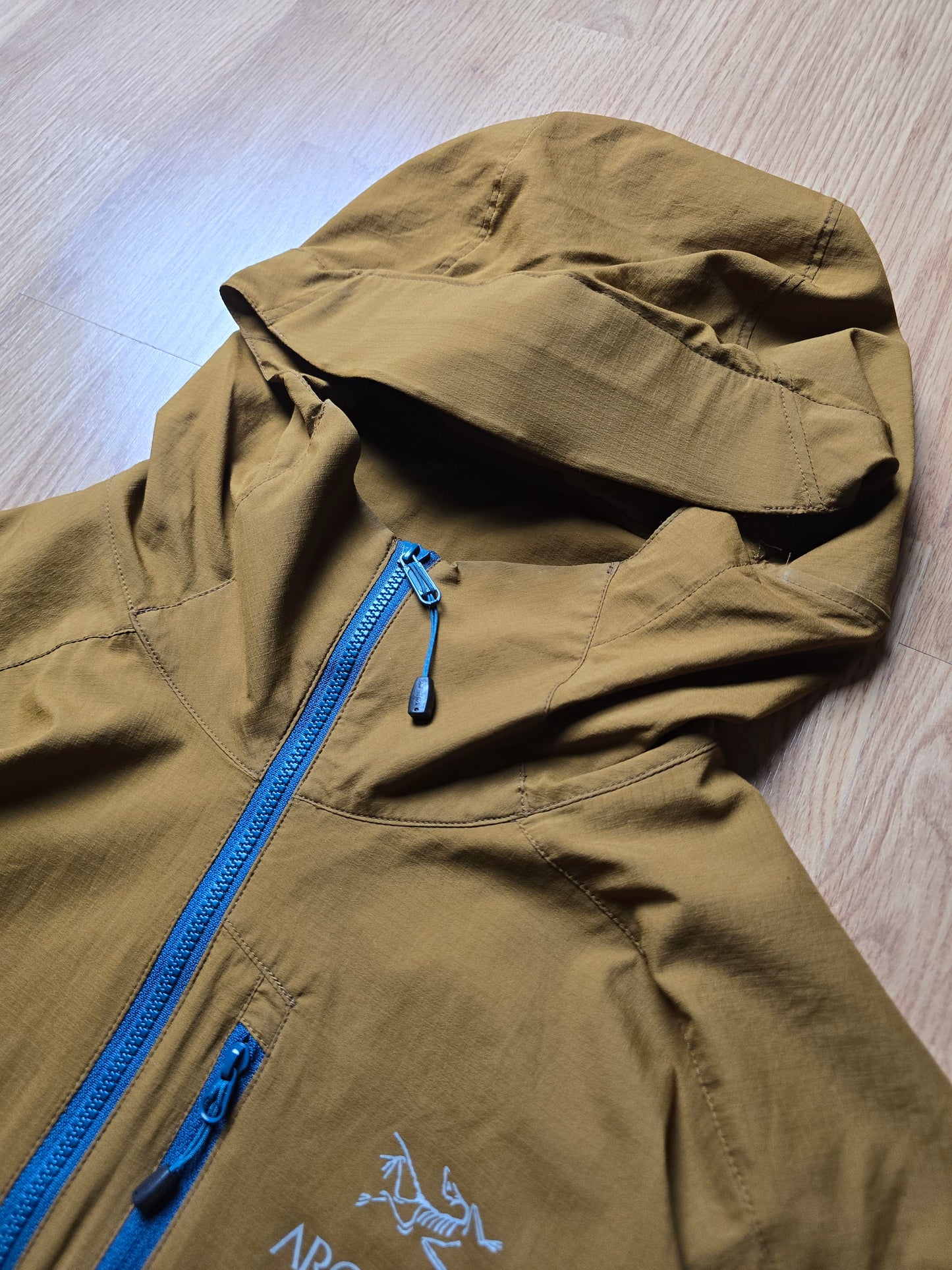 Arc'teryx 'Squamish Hoody' Lightweight Jacket (L)