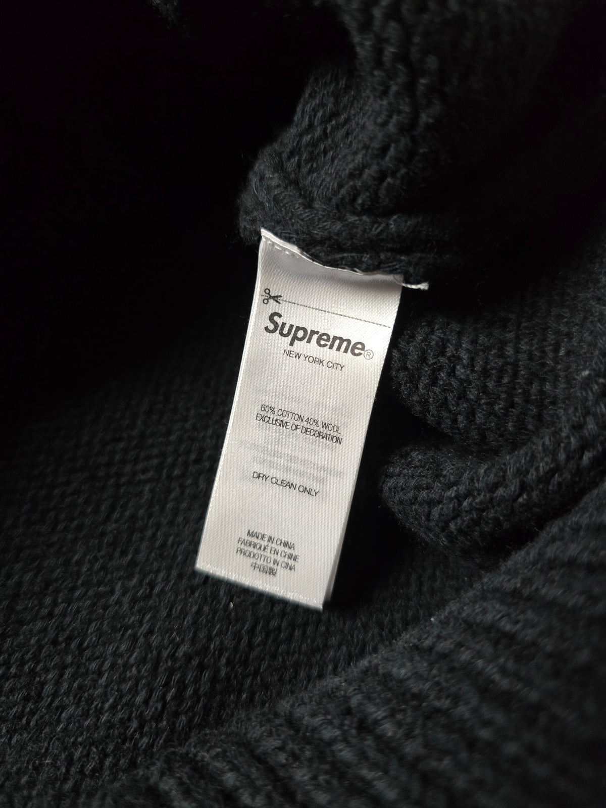 Supreme SS25 Contrast Logo Knit Sweater (L)
