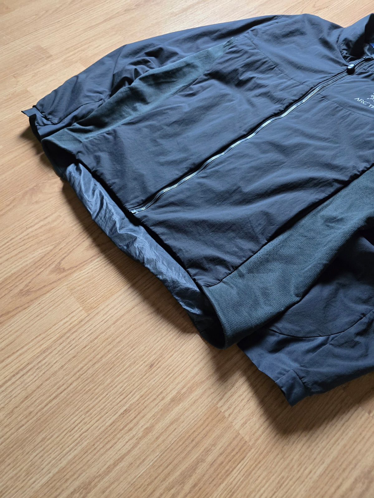 Arc'teryx 'Atom LT Hoody' Jacket (M)