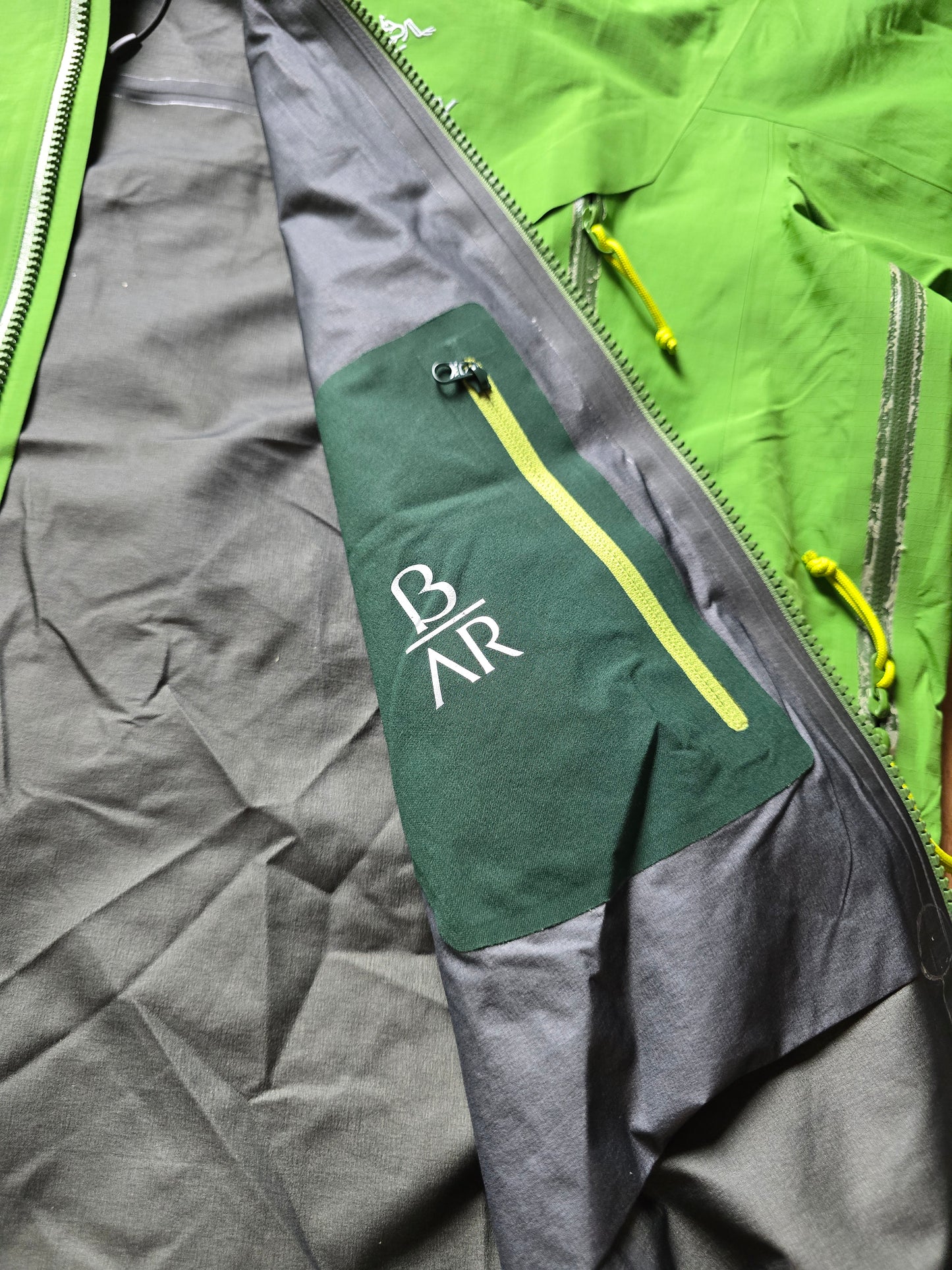 RARE Arc'teryx 2012 Beta AR Gore-tex Jacket (XL)