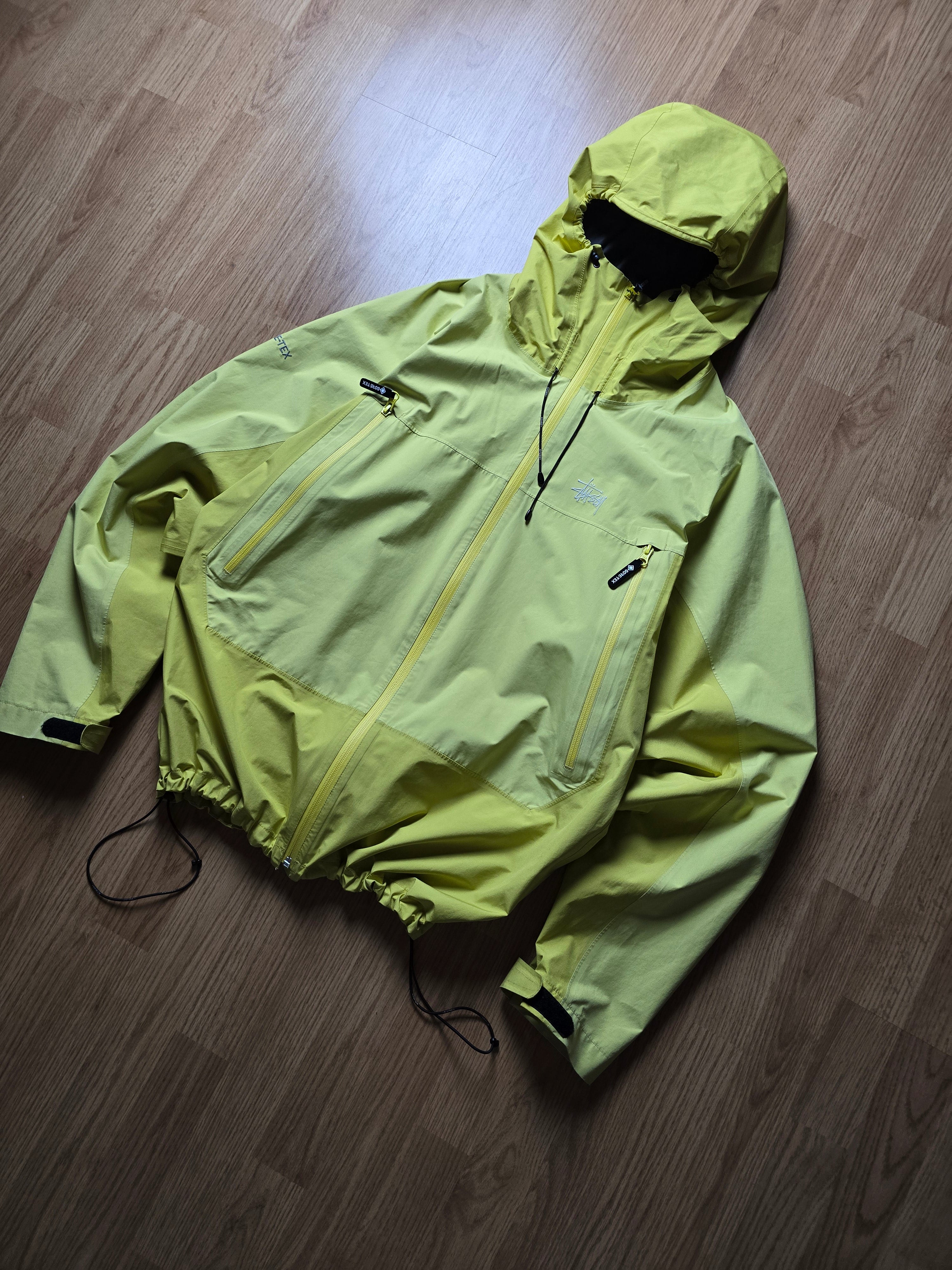 Stussy Gore-tex 2-Tone Shell Jacket (XL) – uniform.streetwear