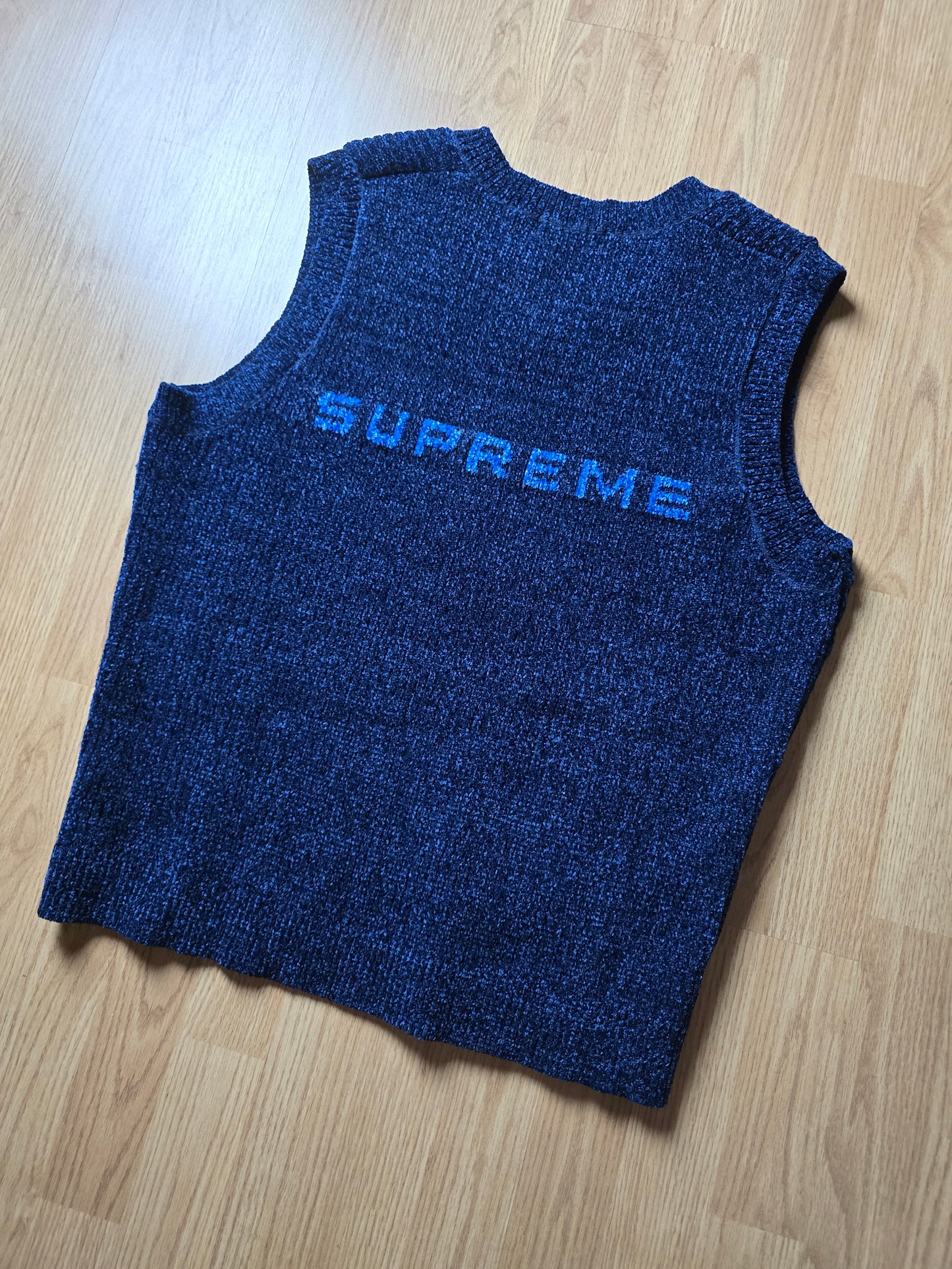 Supreme Chenille Knit Sweater Vest (M/L)