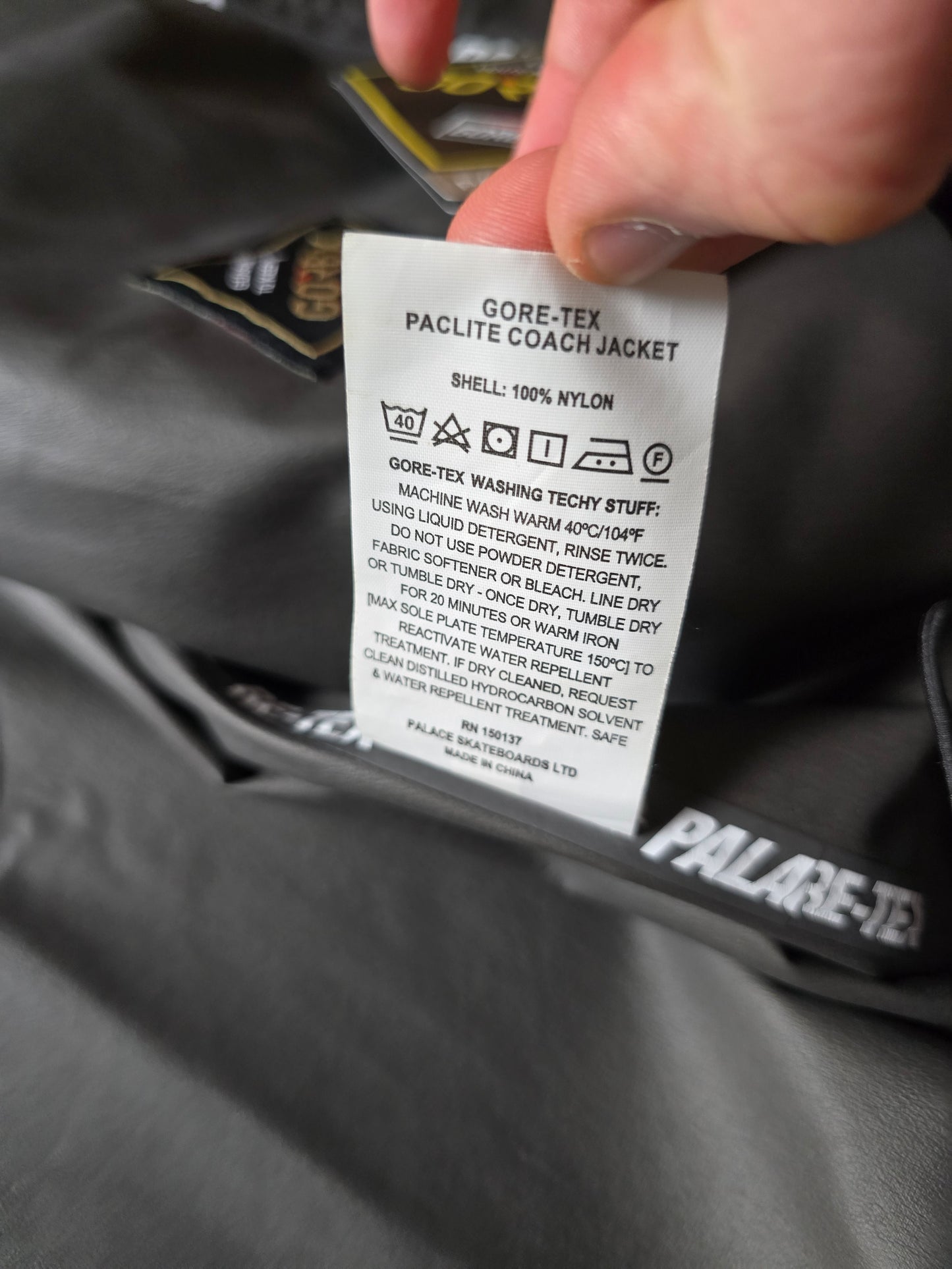 Palace Gore-tex Paclite Coach Jacket (M)