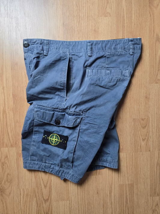 Stone Island Bermuda Cargo Shorts (W33)
