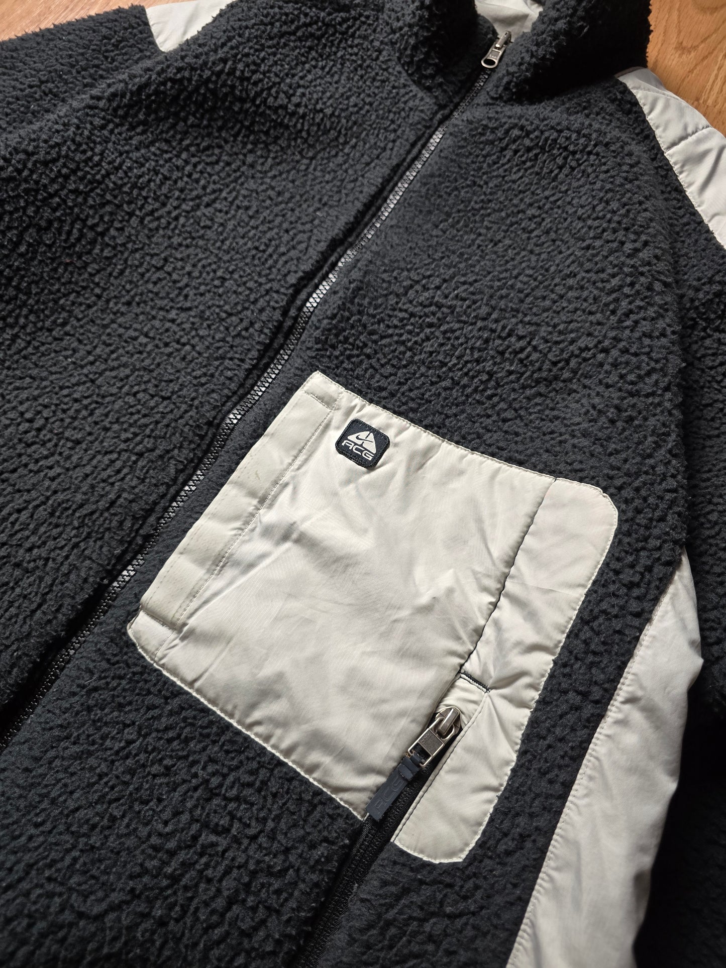 00s Nike ACG Reversible Heavyweight 2-Tone Fleece Jacket (M/L)