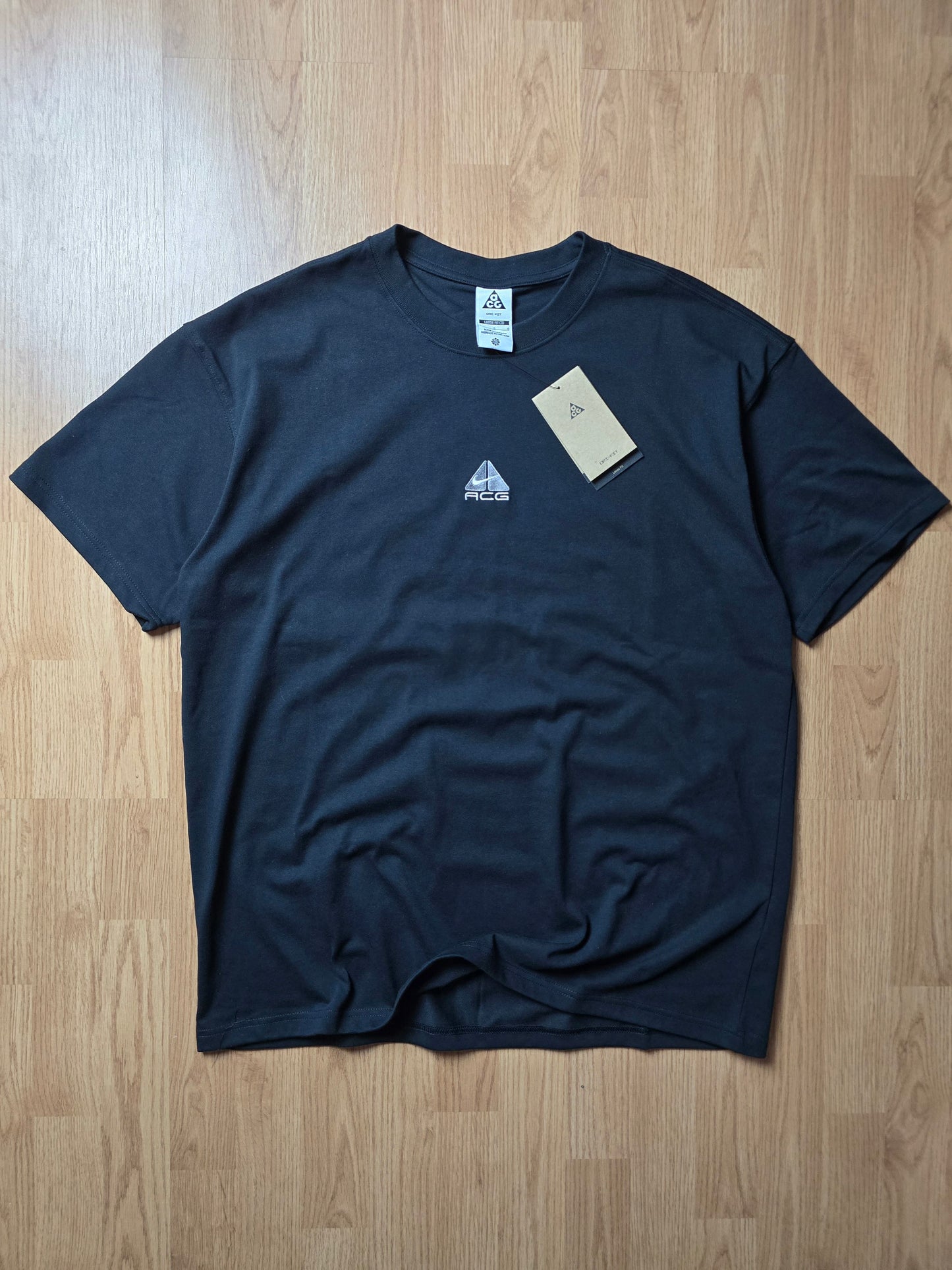 Nike ACG Embroidered Lungs Tee BNWT (L)