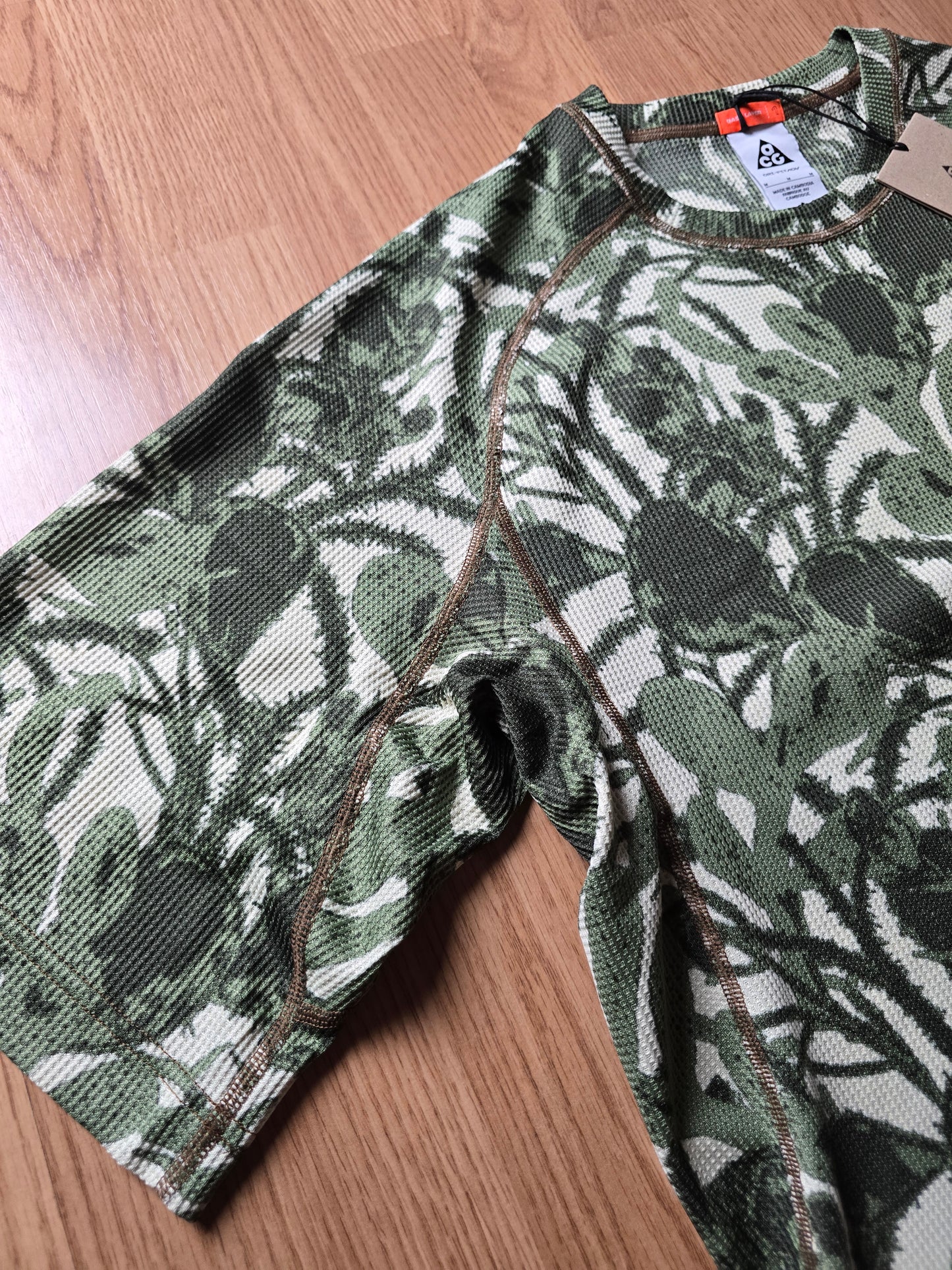 Nike ACG Waffle Thermal Base Layer Tee (M/L)