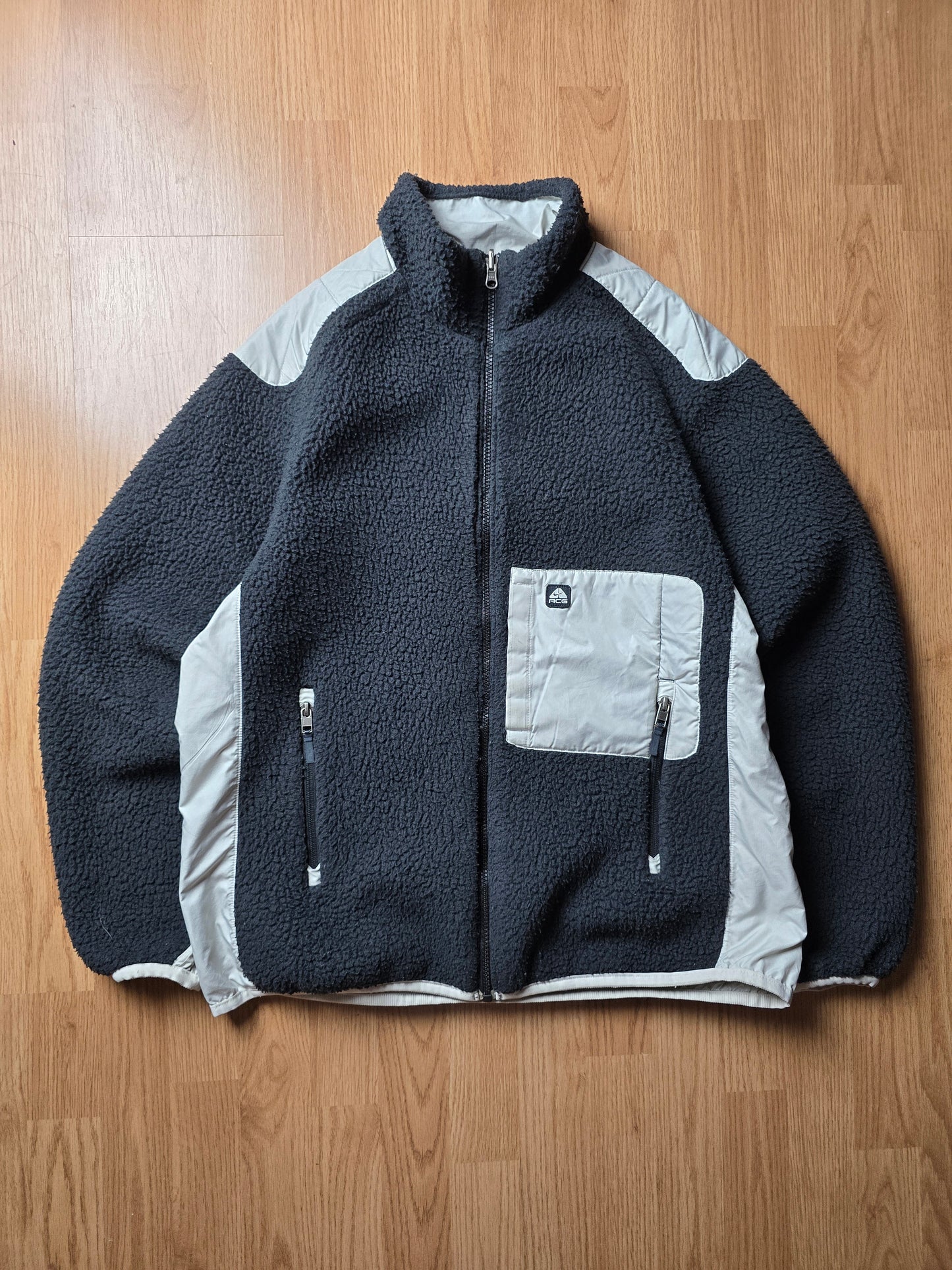 00s Nike ACG Reversible Heavyweight 2-Tone Fleece Jacket (M/L)