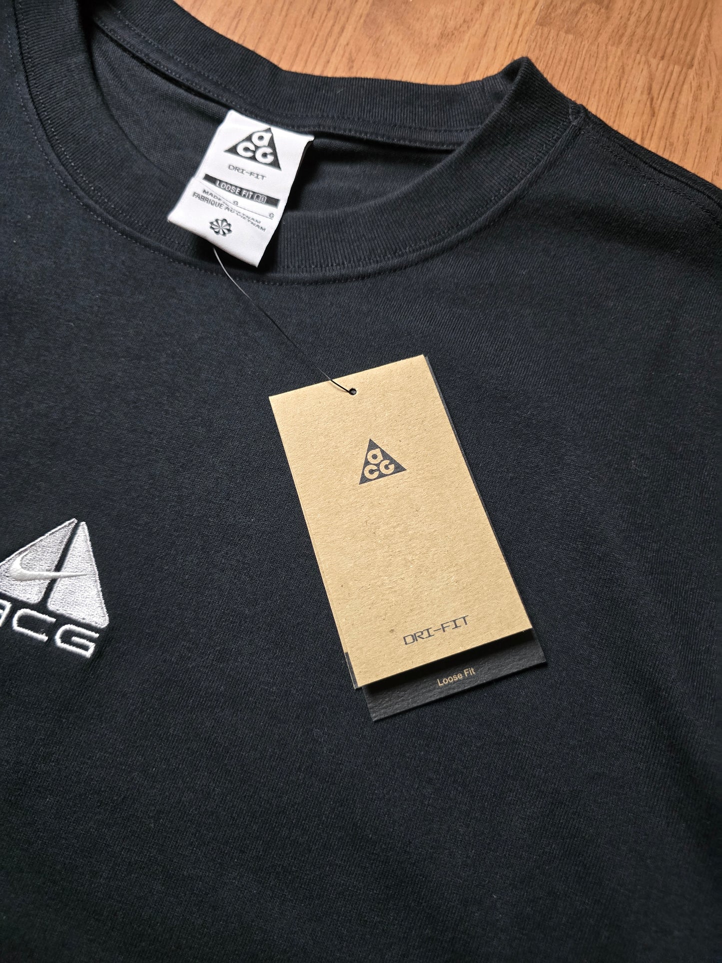 Nike ACG Embroidered Lungs Tee BNWT (L)