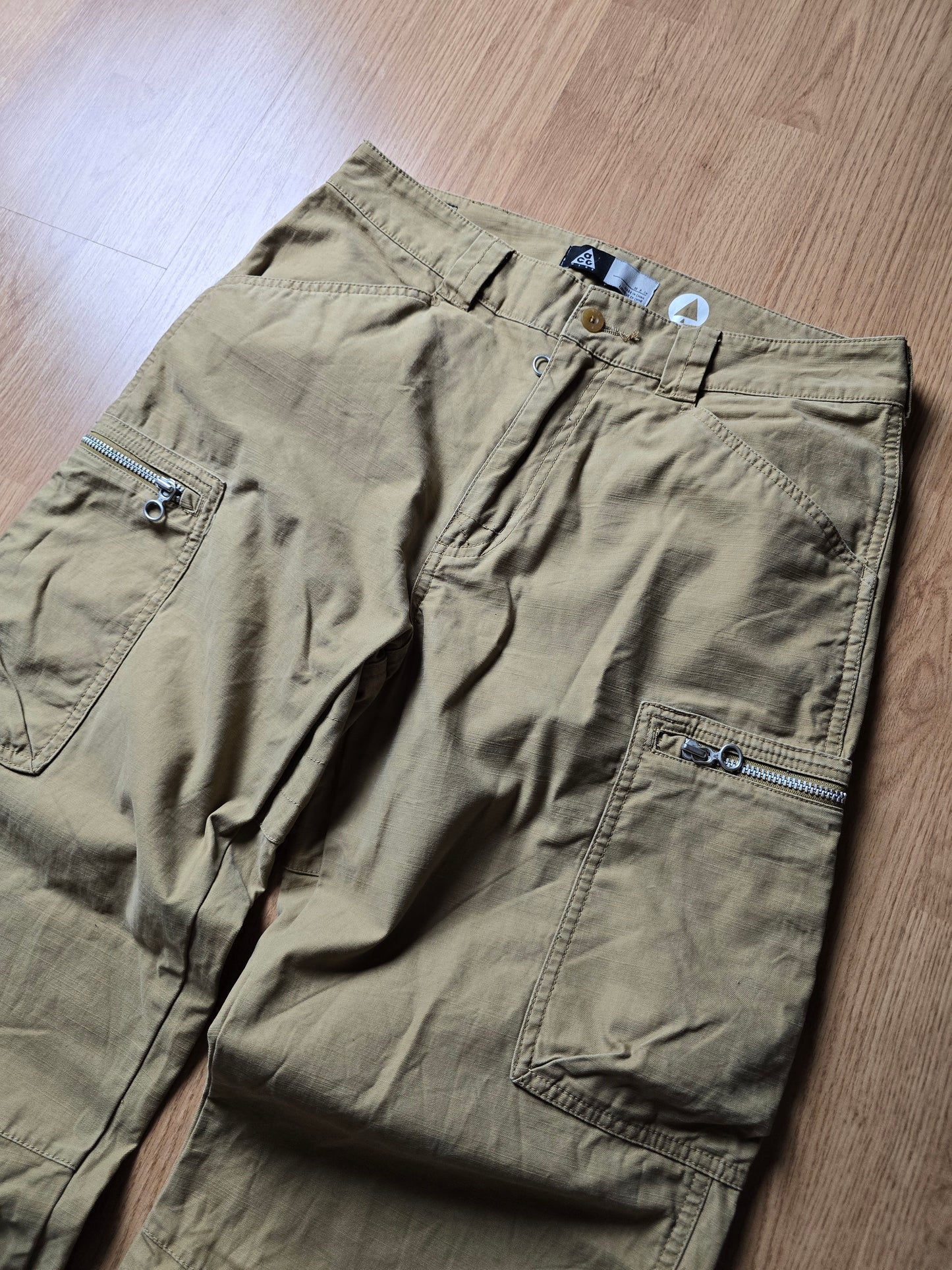 00s Nike ACG Cargo Pants (30x32)