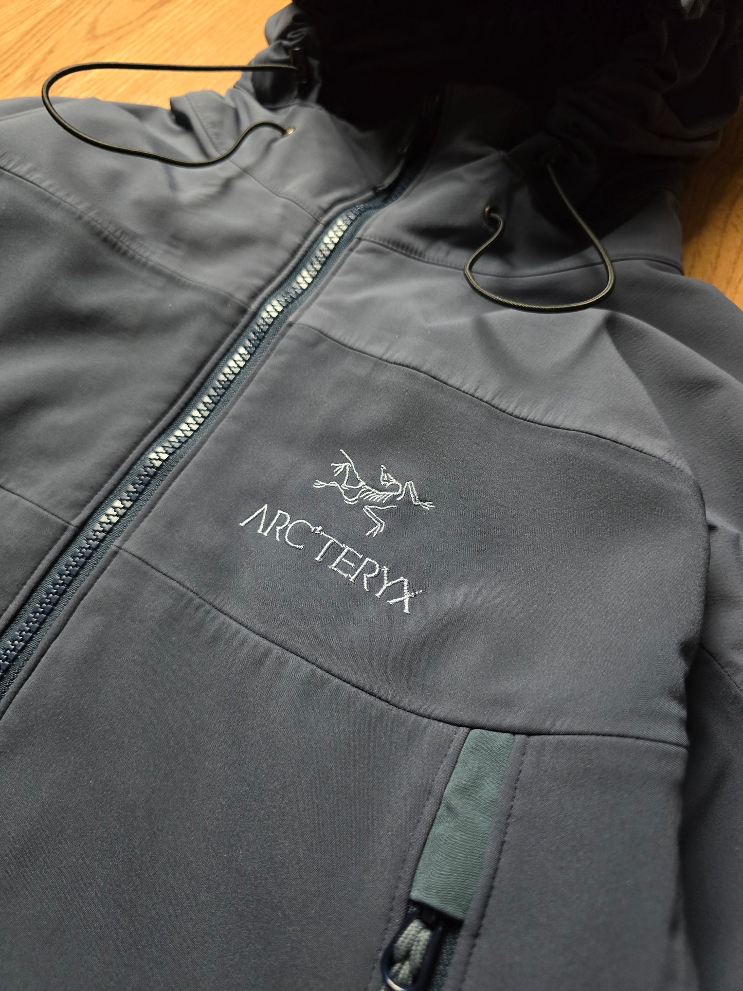Arc'teryx 'Venta SV' Softshell Windstopper Jacket (M)