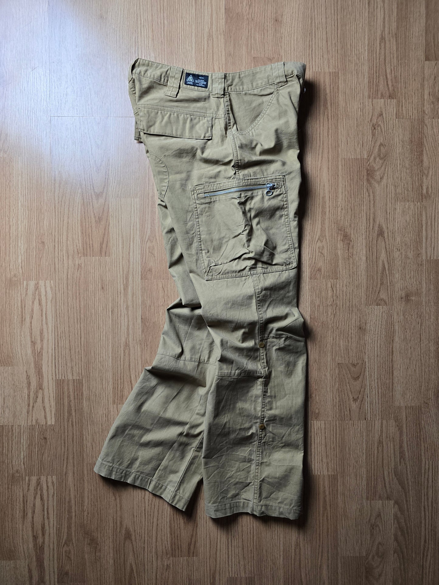 00s Nike ACG Cargo Pants (30x32)