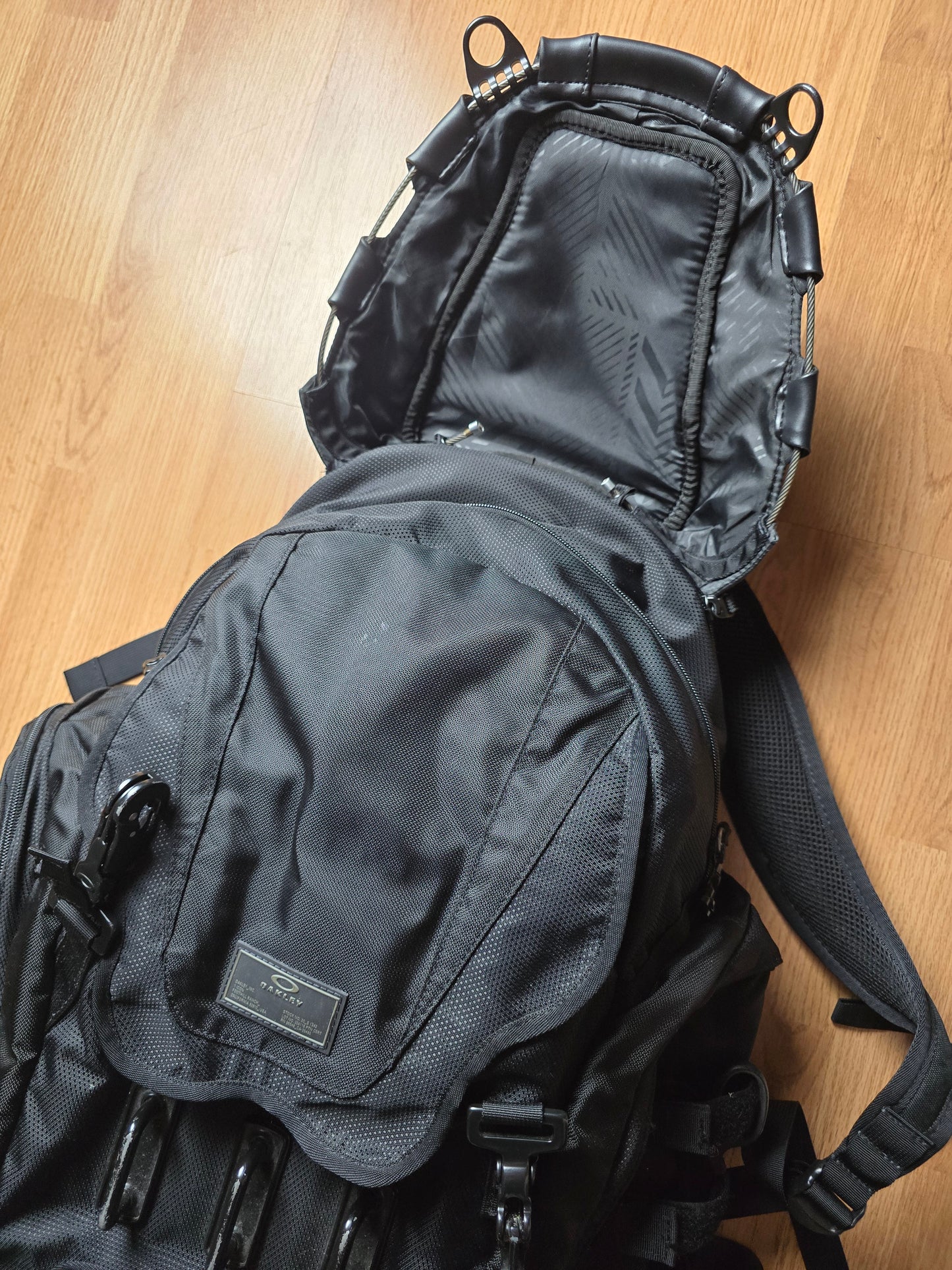 Oakley Kitchen Sink 34L Technical Backpack