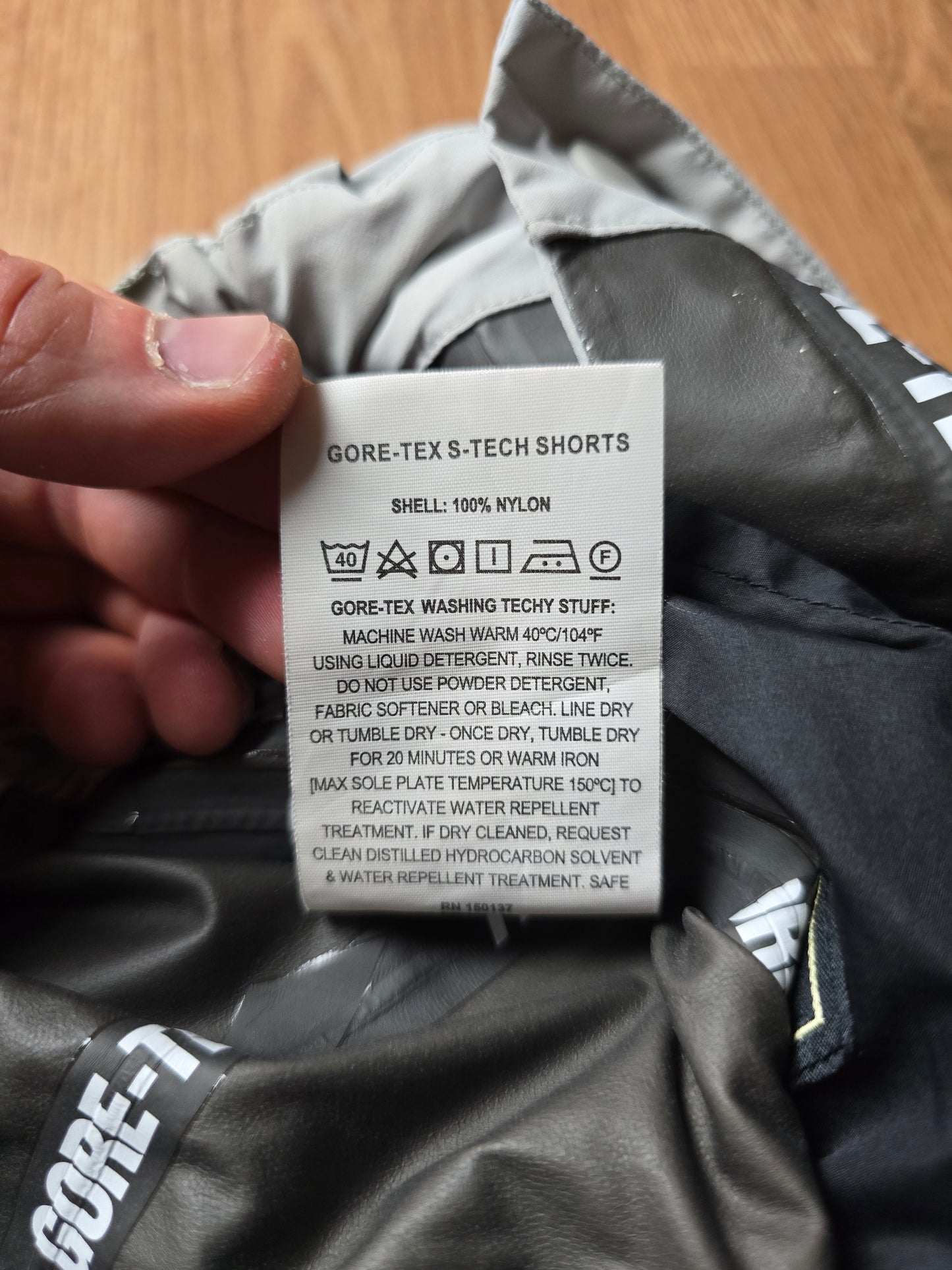 Palace Gore-tex S-Tech Technical Cargo Shorts (M)