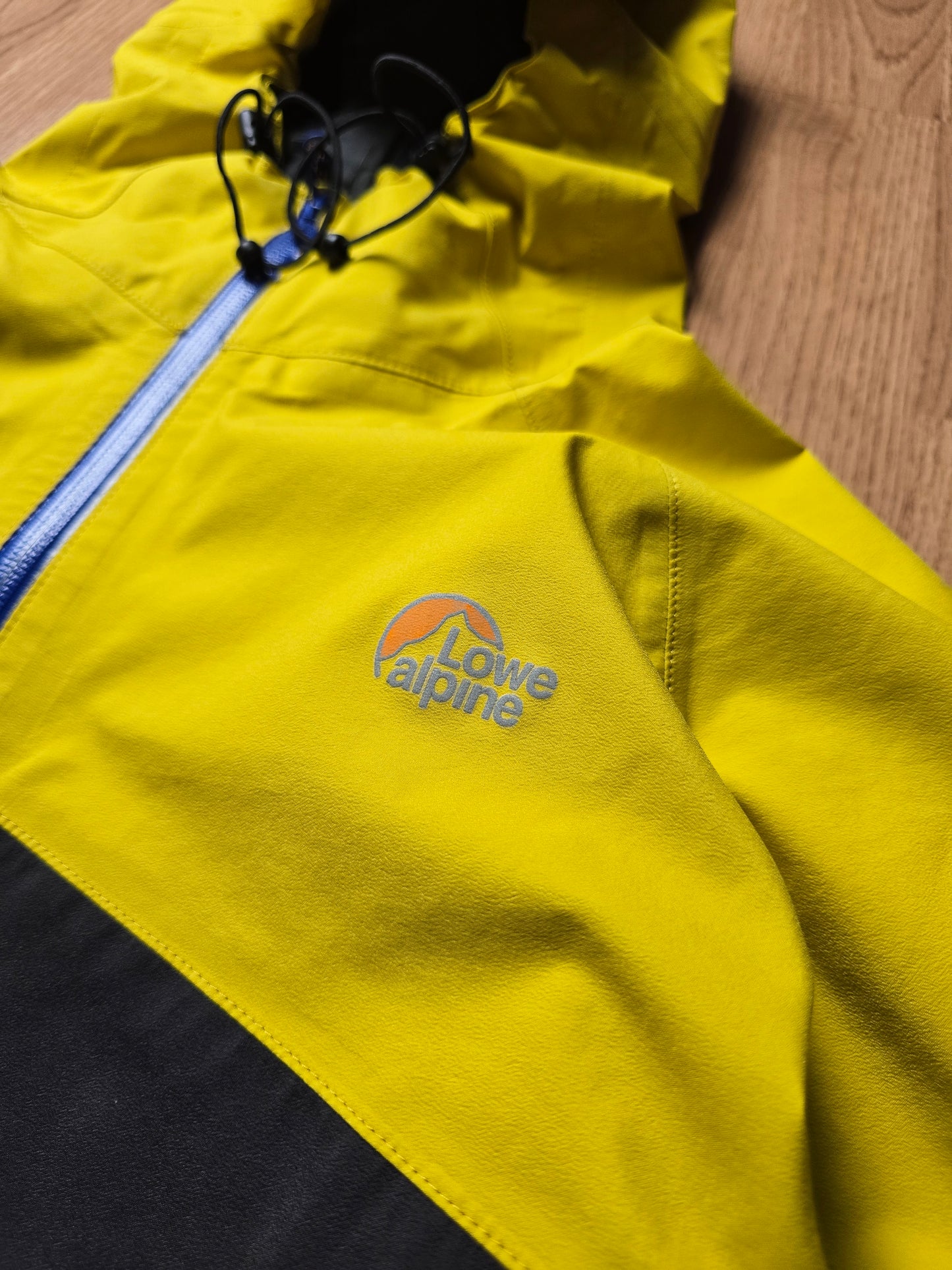 Stussy x Lowe Alpine Gore-tex Jacket (M)