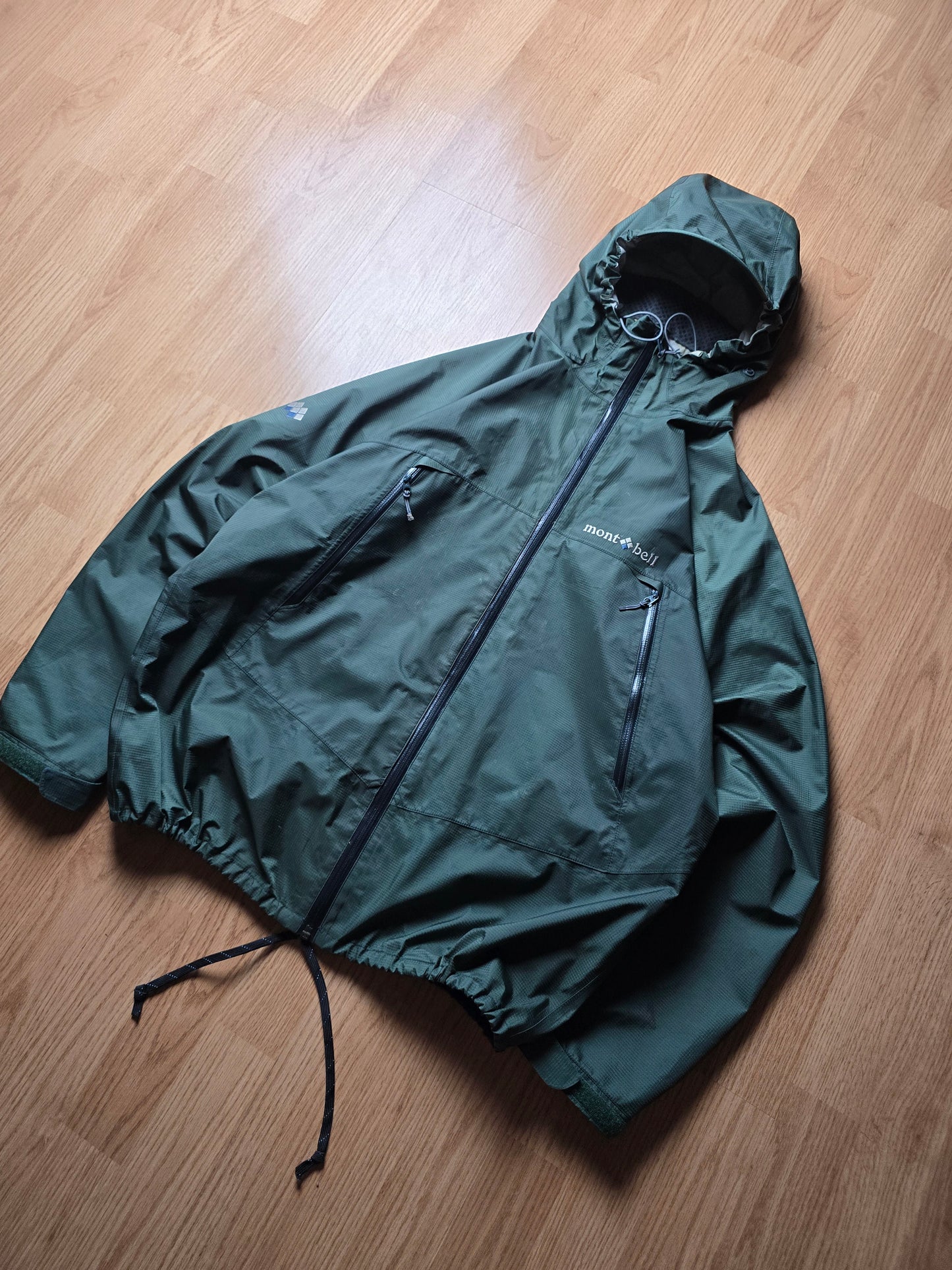 Vintage Montbell Gore-tex Waterproof Rain Jacket (M)