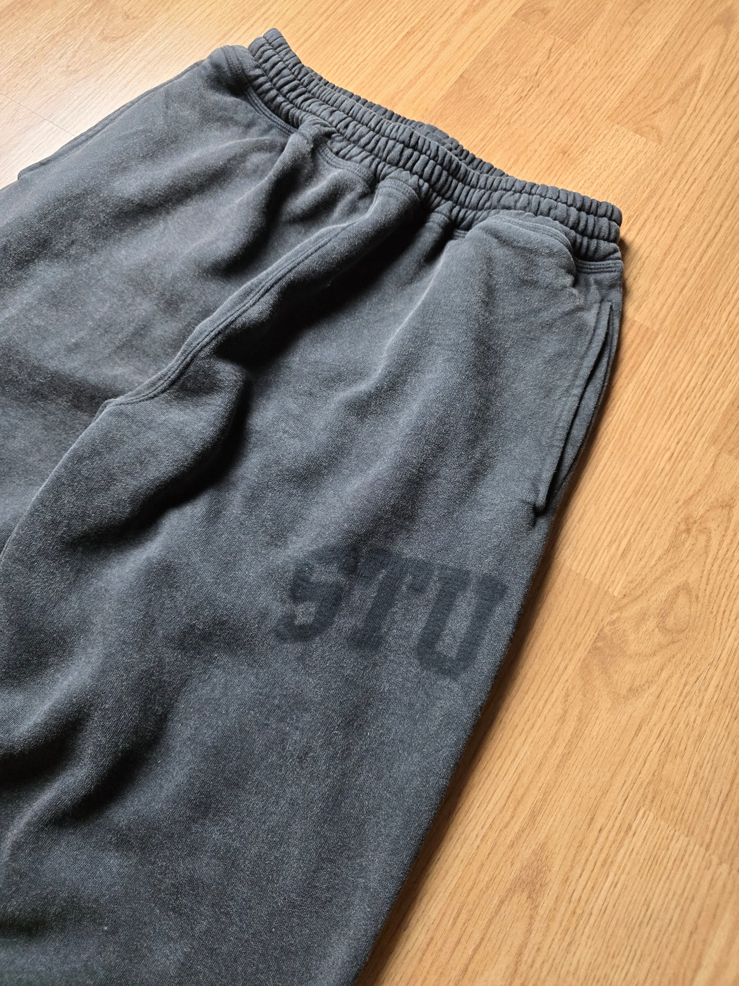 Stussy Baggy Faded Graphic Fleec Pant/Joggers (M)