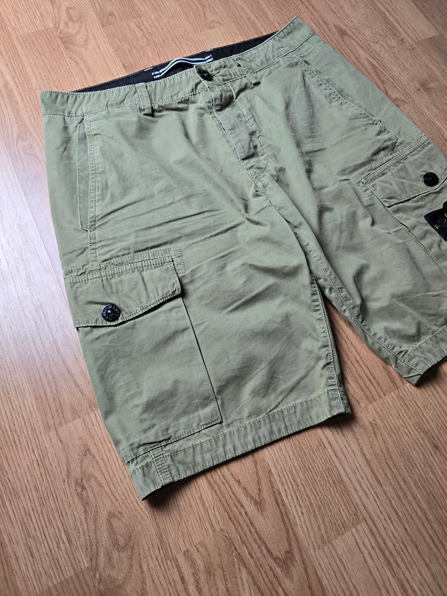 Stone Island Bermuda Cargo Shorts (W32)
