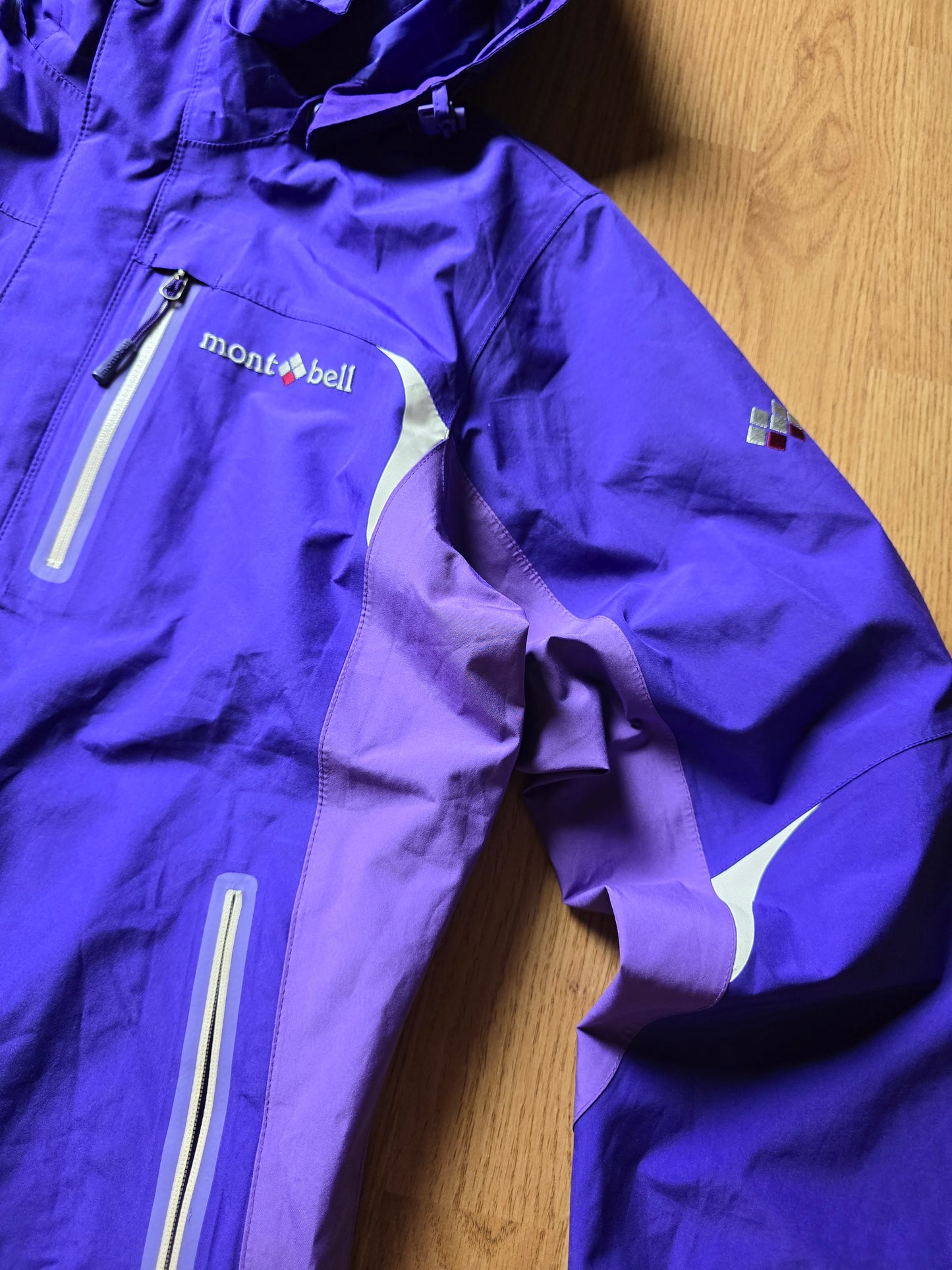 W/ Montbell 00s Gore-tex Waterproof Jacket (M)