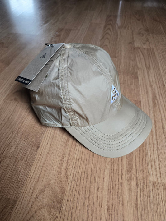 Nike ACG Dri-Fit Club Cap BNWT (M/L)