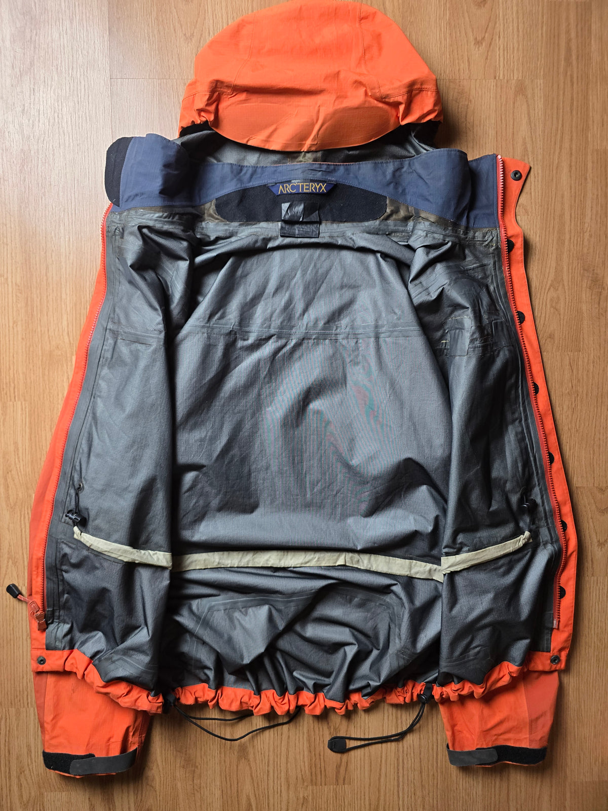 90s Arc'teryx Theta AR Tobasco Gore-tex 2 Tone Shell Jacket (L)