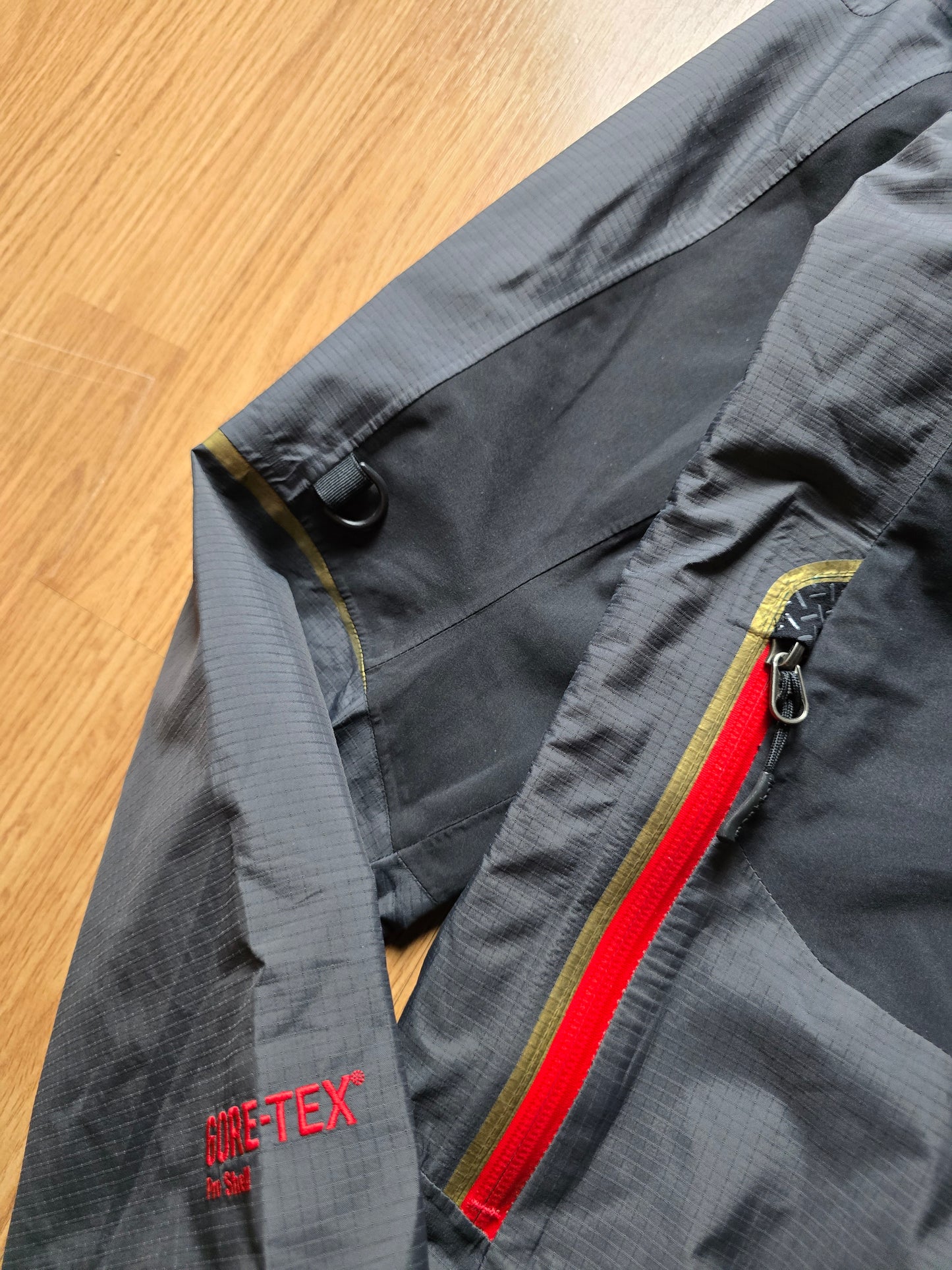 RARE Montbell Gore-tex Proshell Technical Panelled Jacket (S)