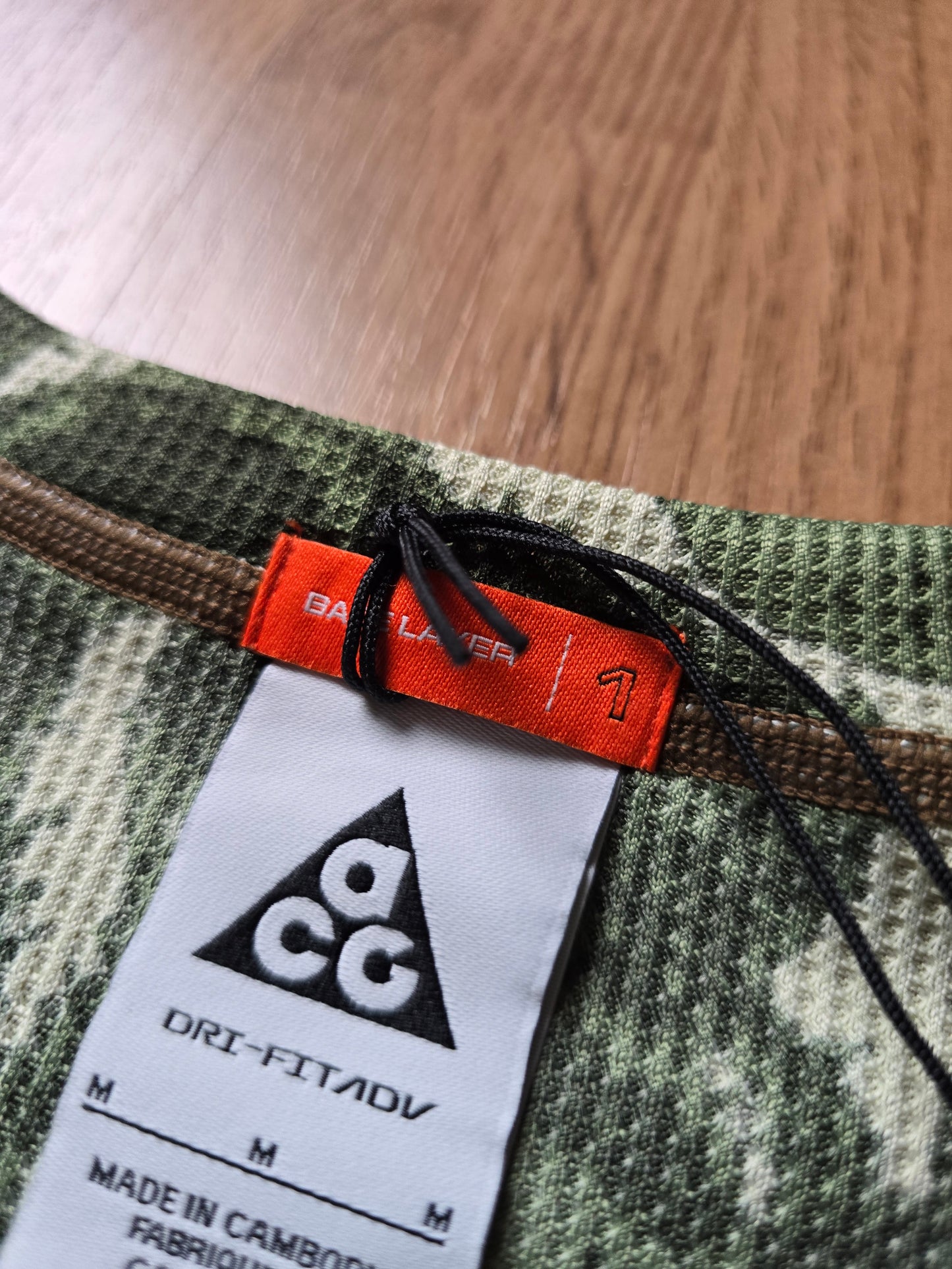 Nike ACG Waffle Thermal Base Layer Tee (M/L)