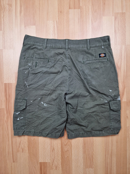 Vintage Dickies Cargo Shorts (W38)