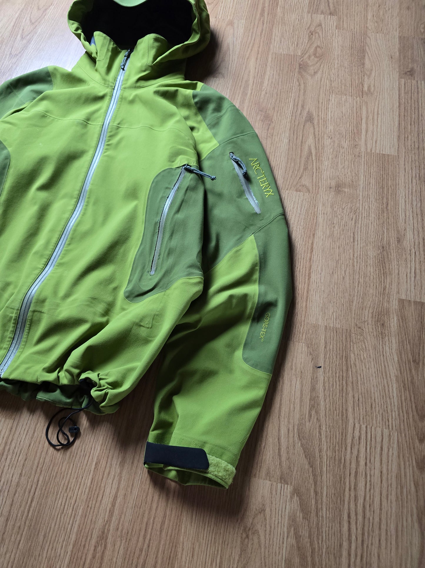 Vintage Arc'teryx Gore-tex Stingray Shell Jacket (M)