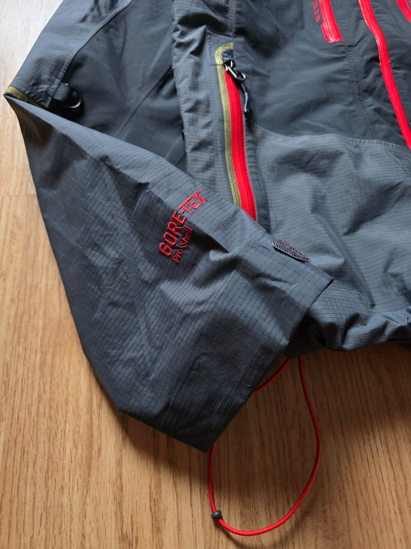 RARE Montbell Gore-tex Proshell Technical Panelled Jacket (S)