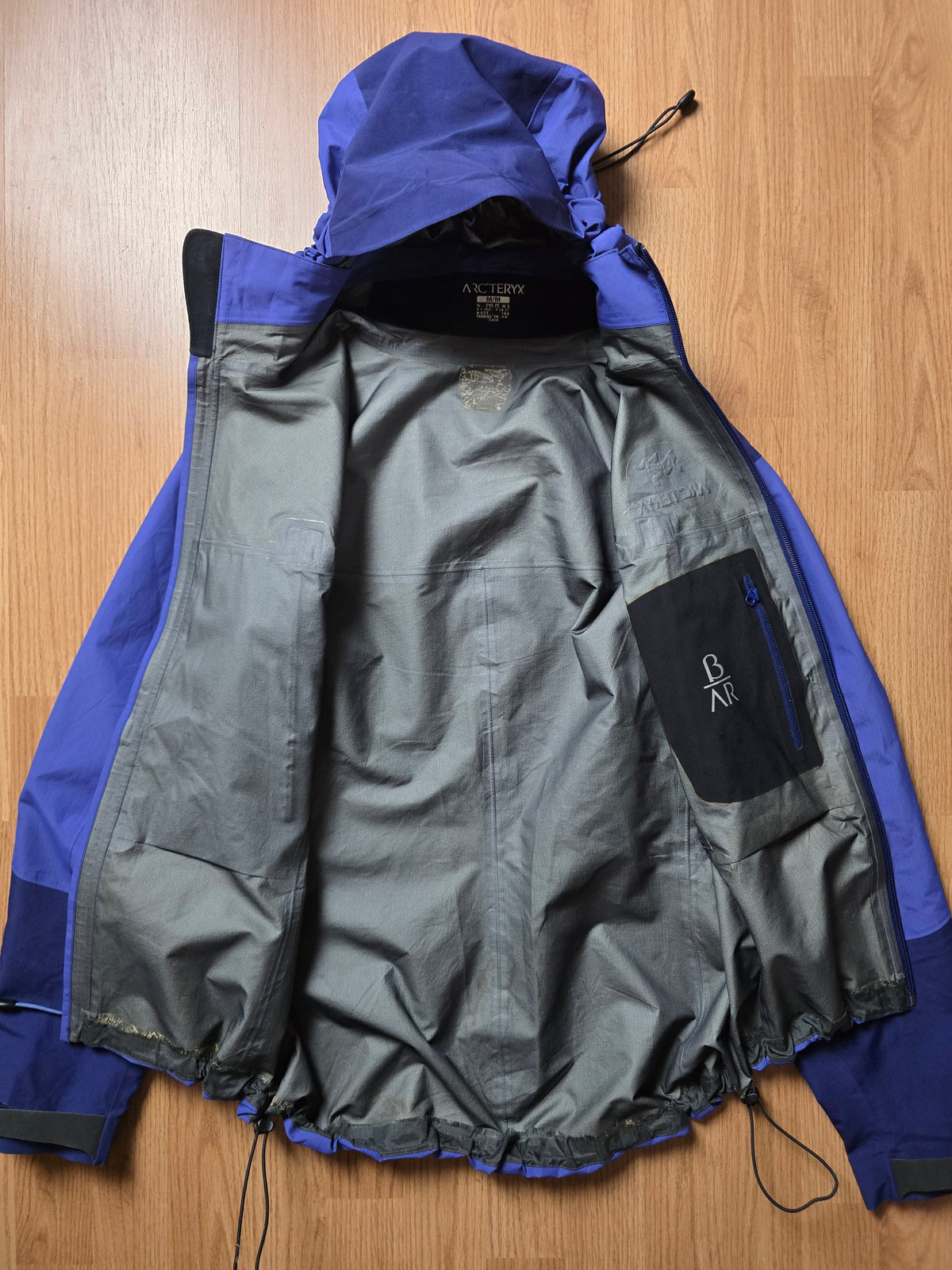 RARE W/ Arc'teryx Vintage Beta AR Gore-tex Jacket 'Indigo' (M)
