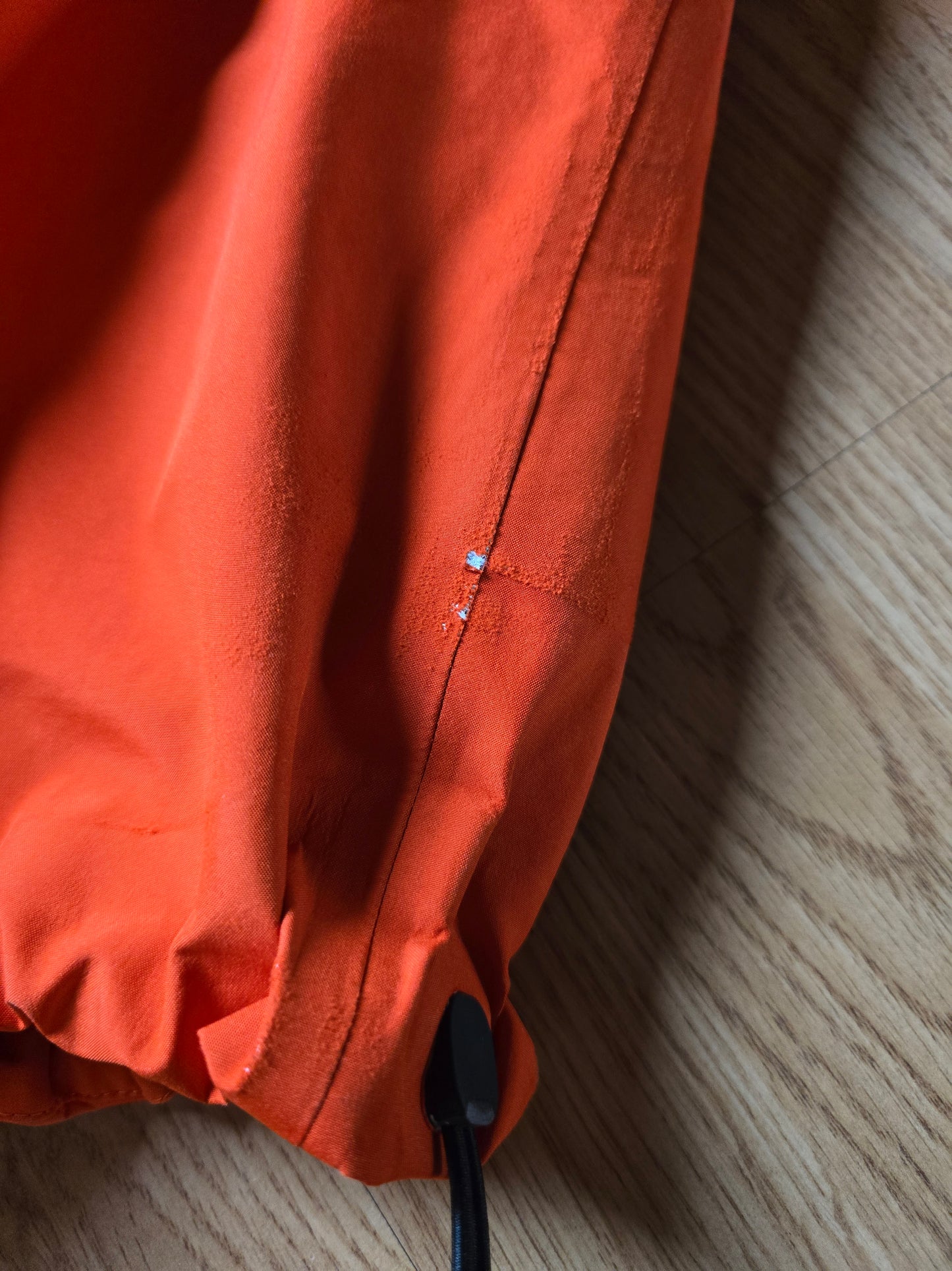 Supreme Gore-Tex Technical Tape Seam Shell Jacket (M/L)