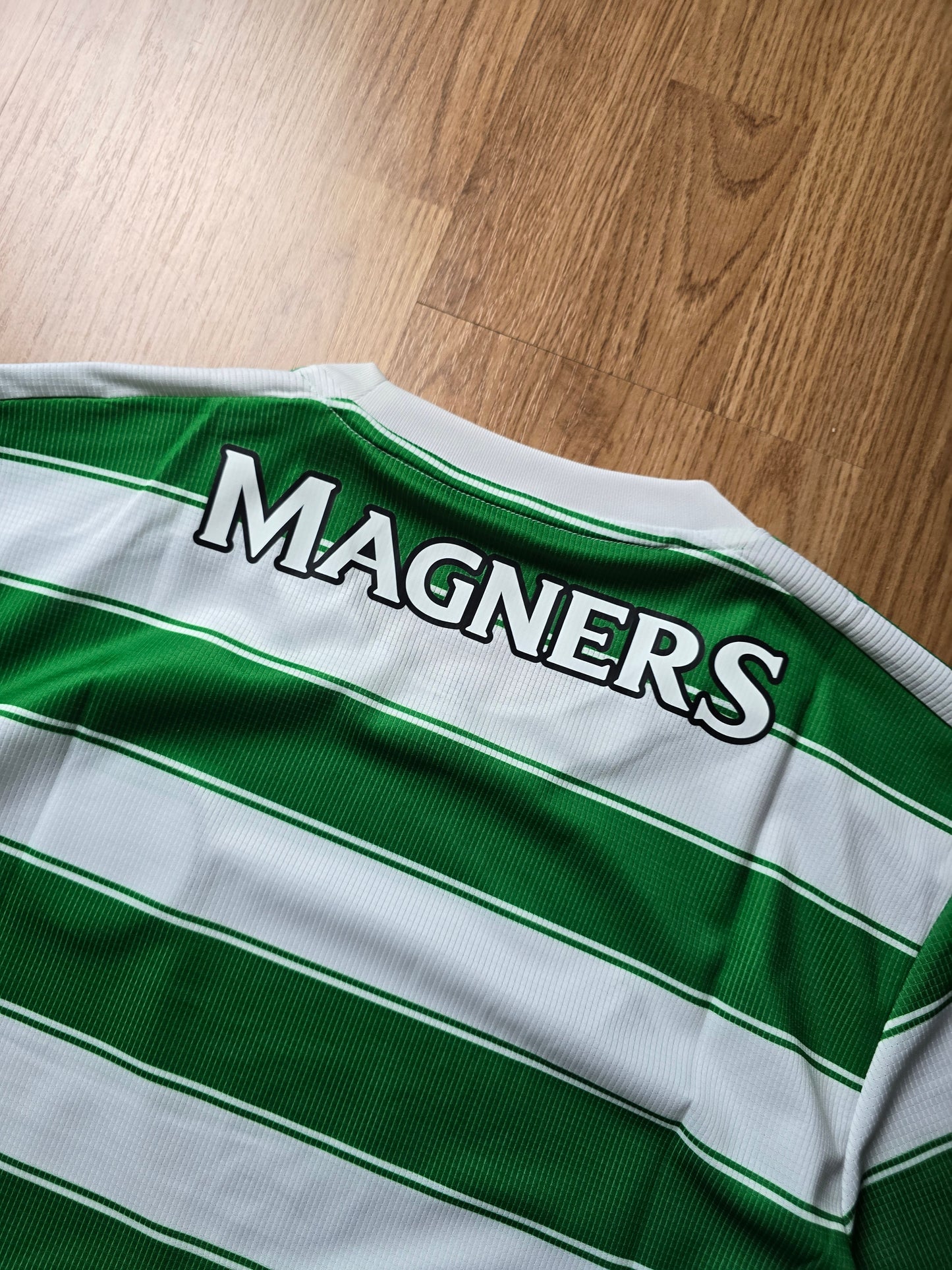Adidas Celtic 21/22 home top (M)