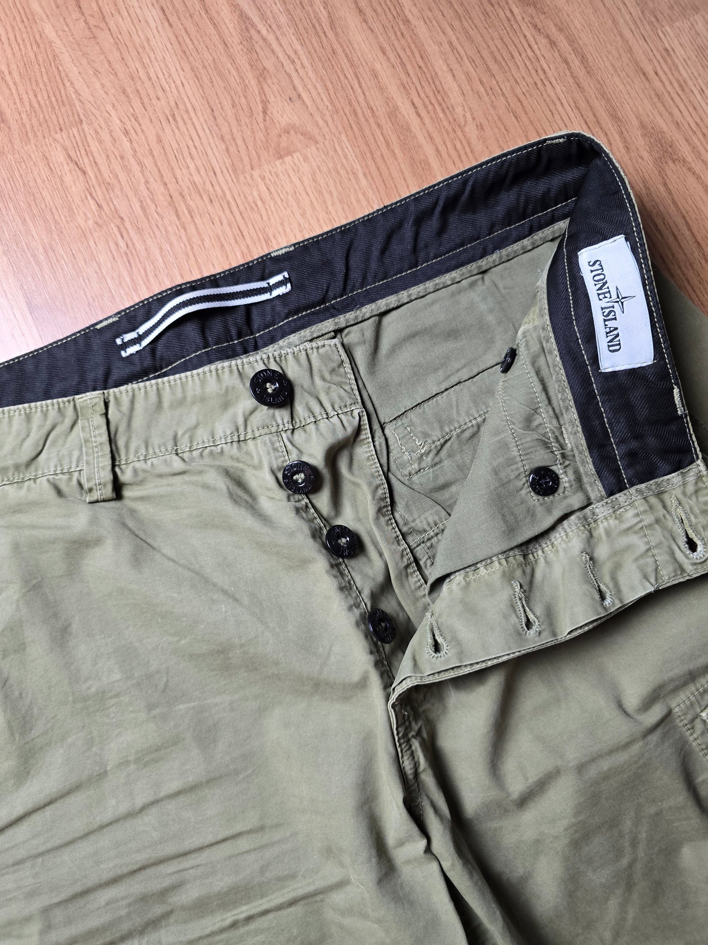 Stone Island Bermuda Cargo Shorts (W32)