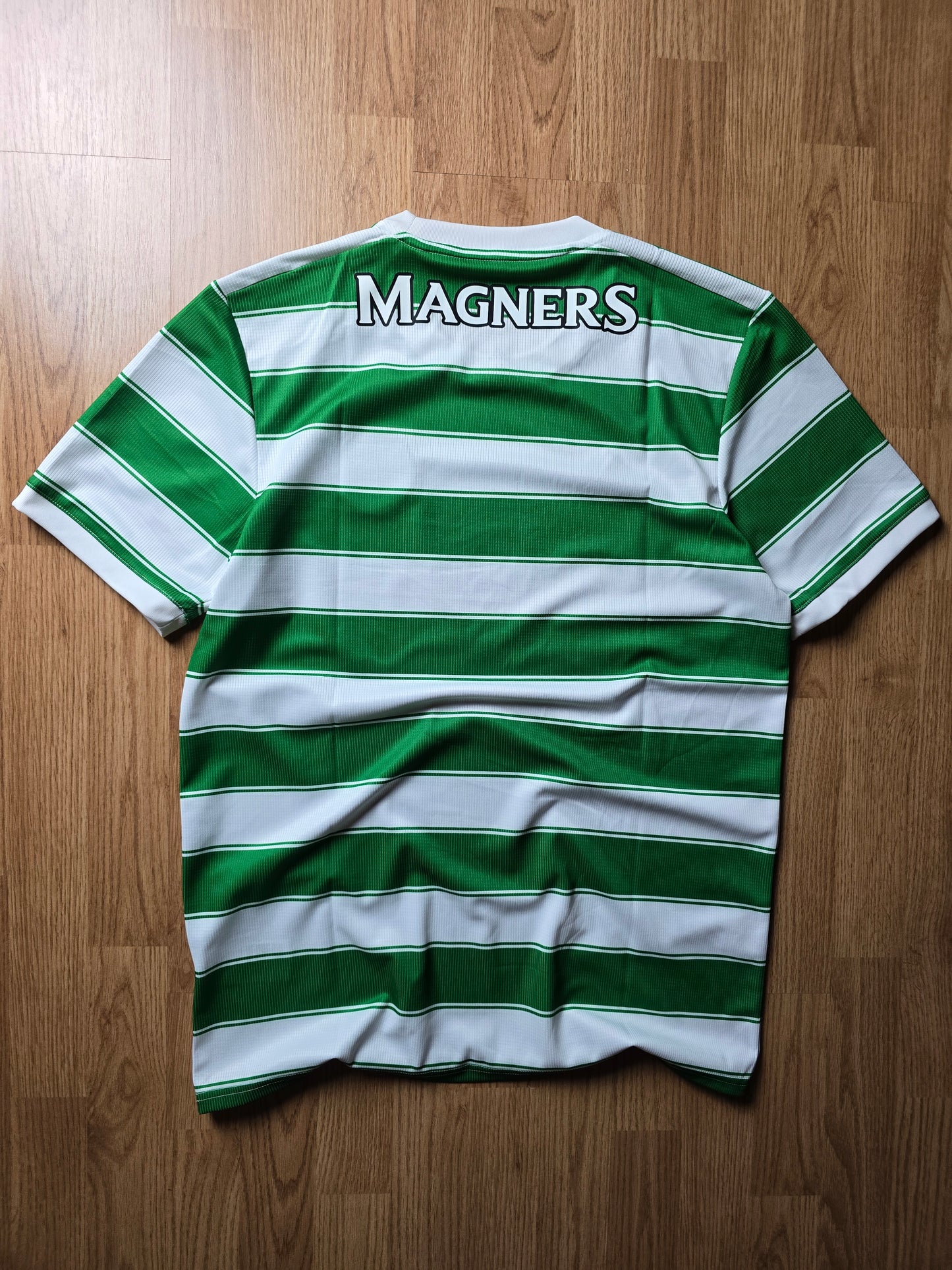 Adidas Celtic 21/22 home top (M)