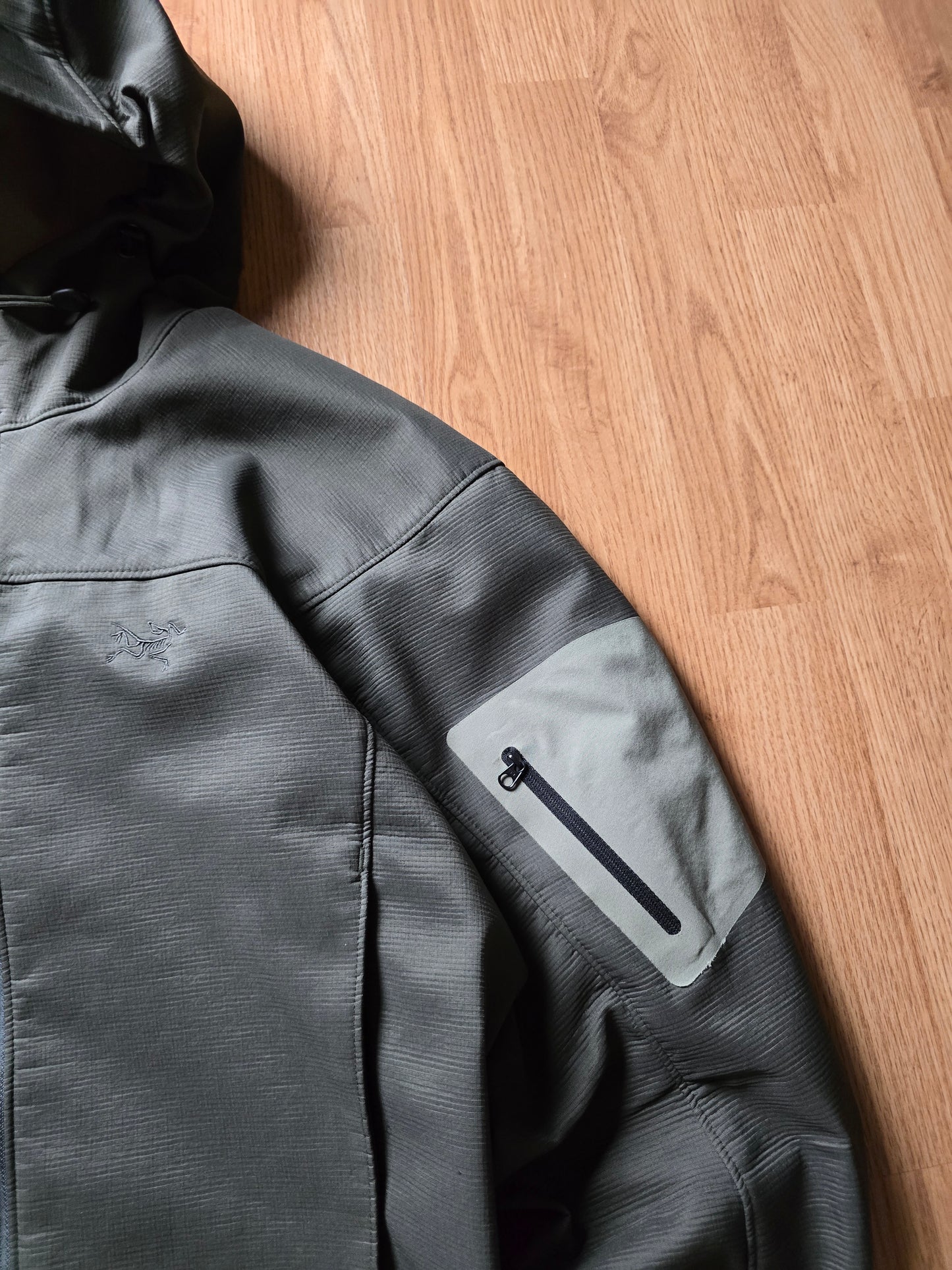 Vintage Arc'teryx Epsilon LT Softshell Jacket (M)