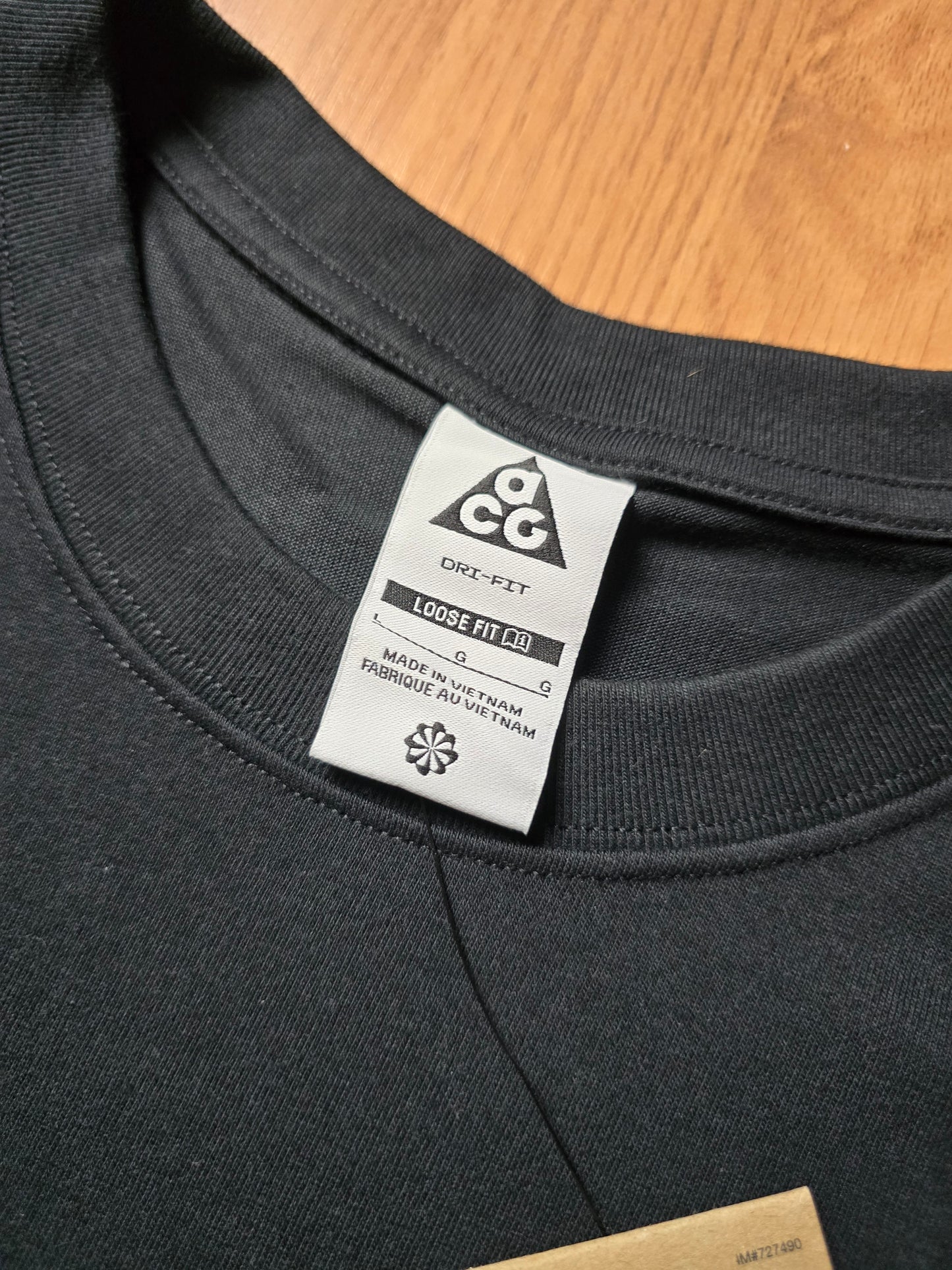 Nike ACG Embroidered Lungs Tee BNWT (L)
