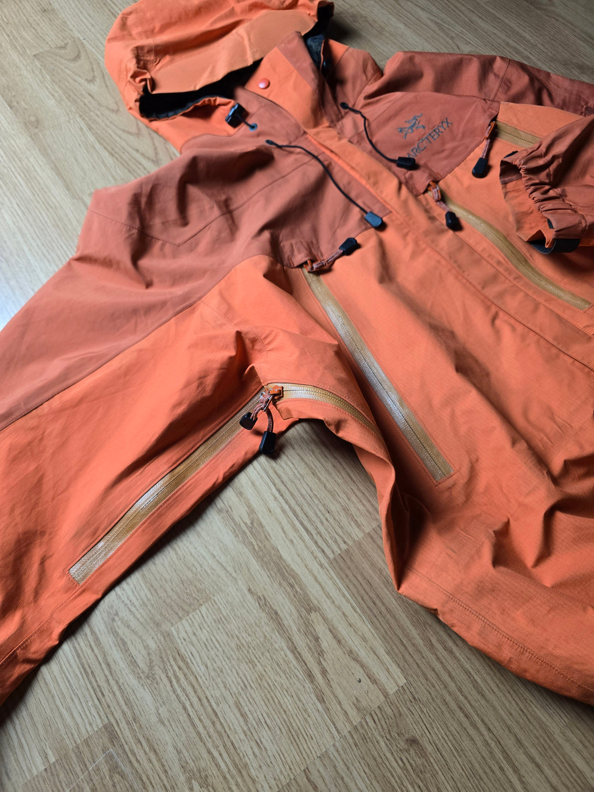 90s Arc'teryx Theta AR Tobasco Gore-tex 2 Tone Shell Jacket (L)