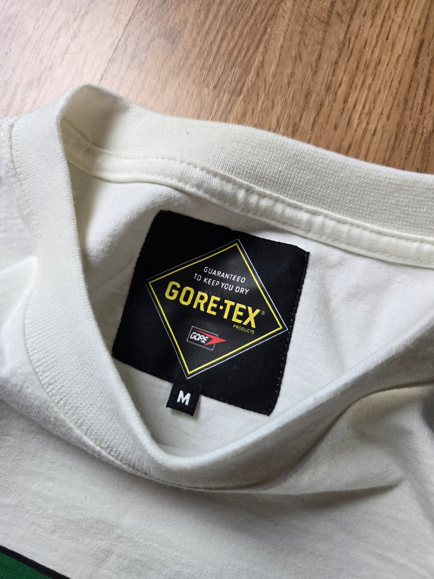 Gore-tex Vintage Inspired T-shirt (L)