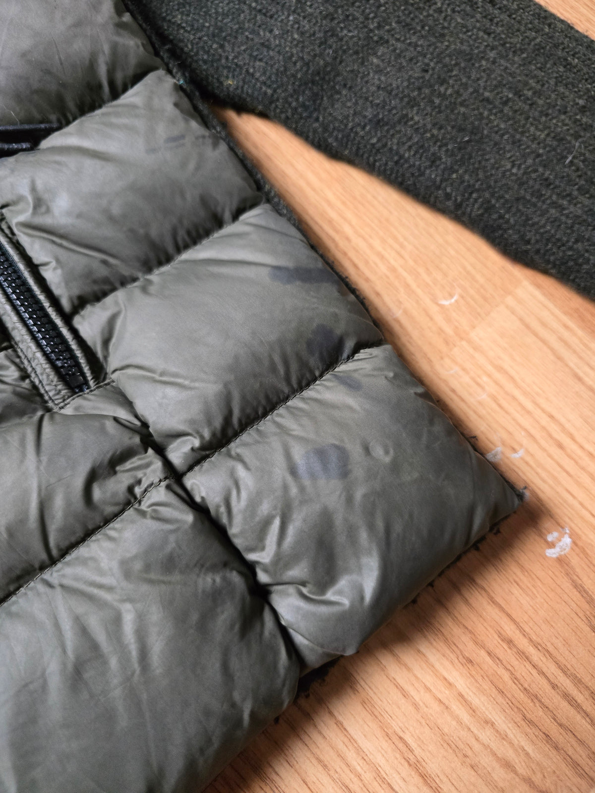 C.P. Company D.D Shell Hybrid Knit Puffer Jacket (S)