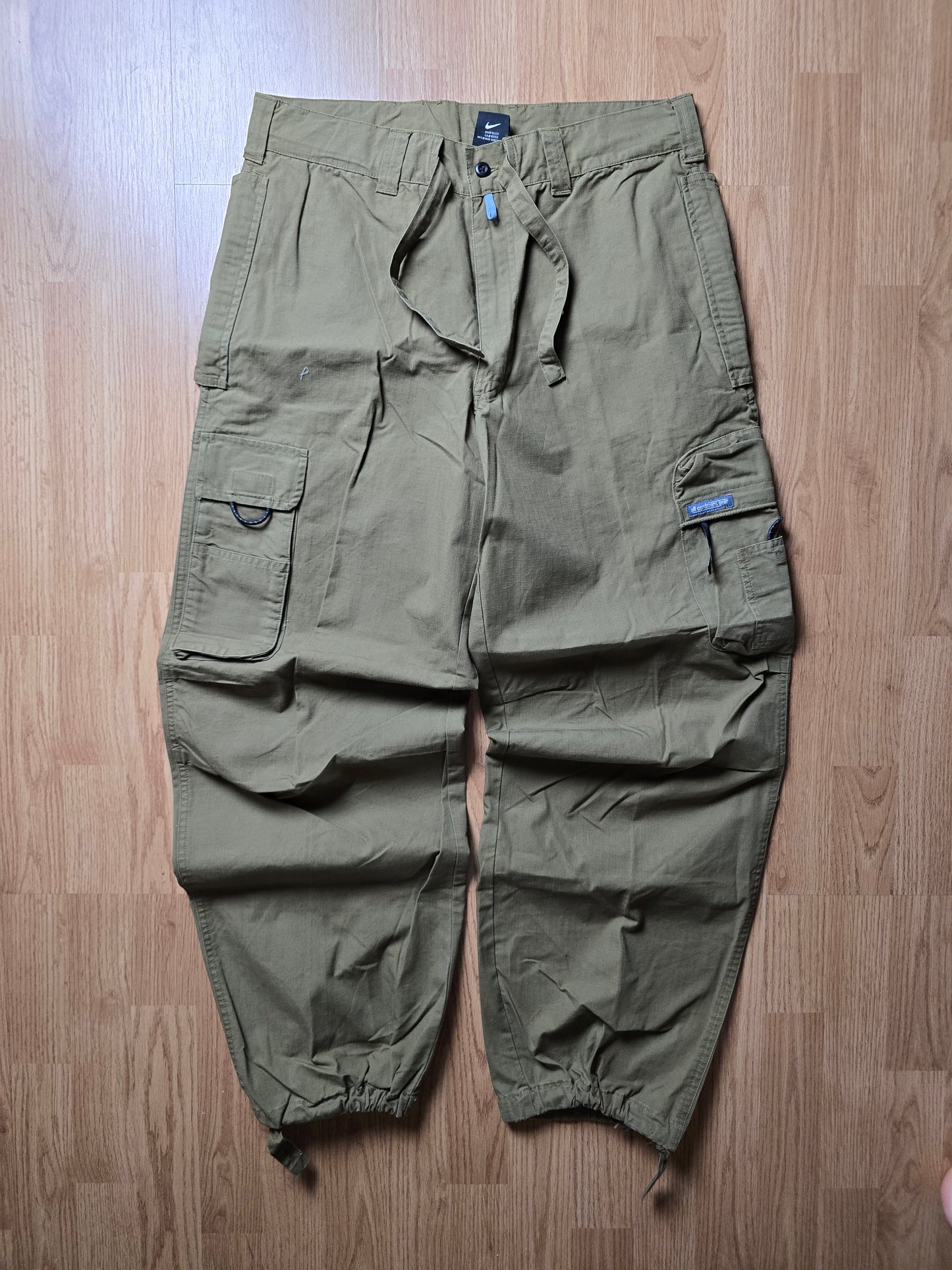 Vintage Nike ACG Baggy Technical Cargo Pants (M)